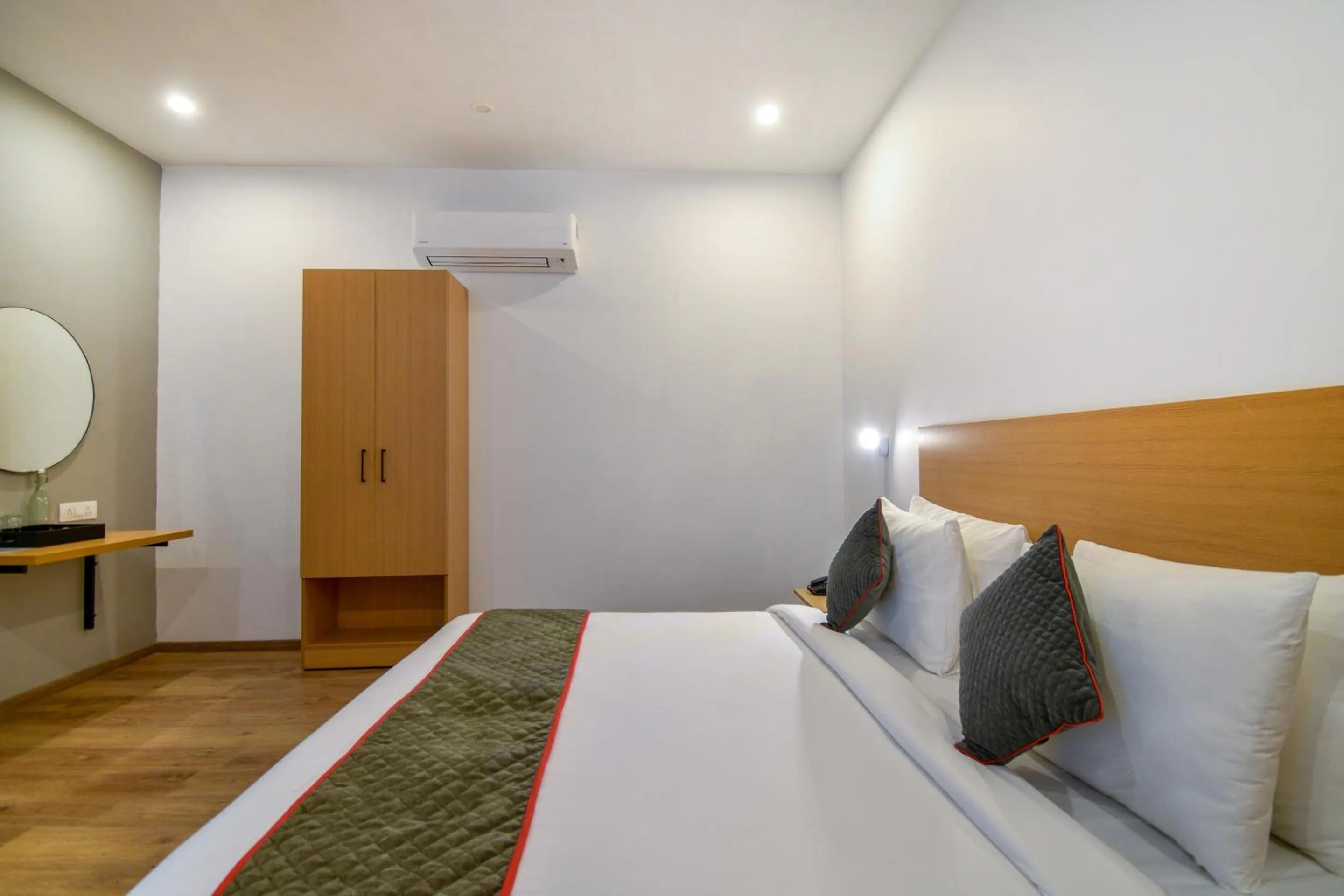 Bedroom, Bed in Hotel O KG Estate