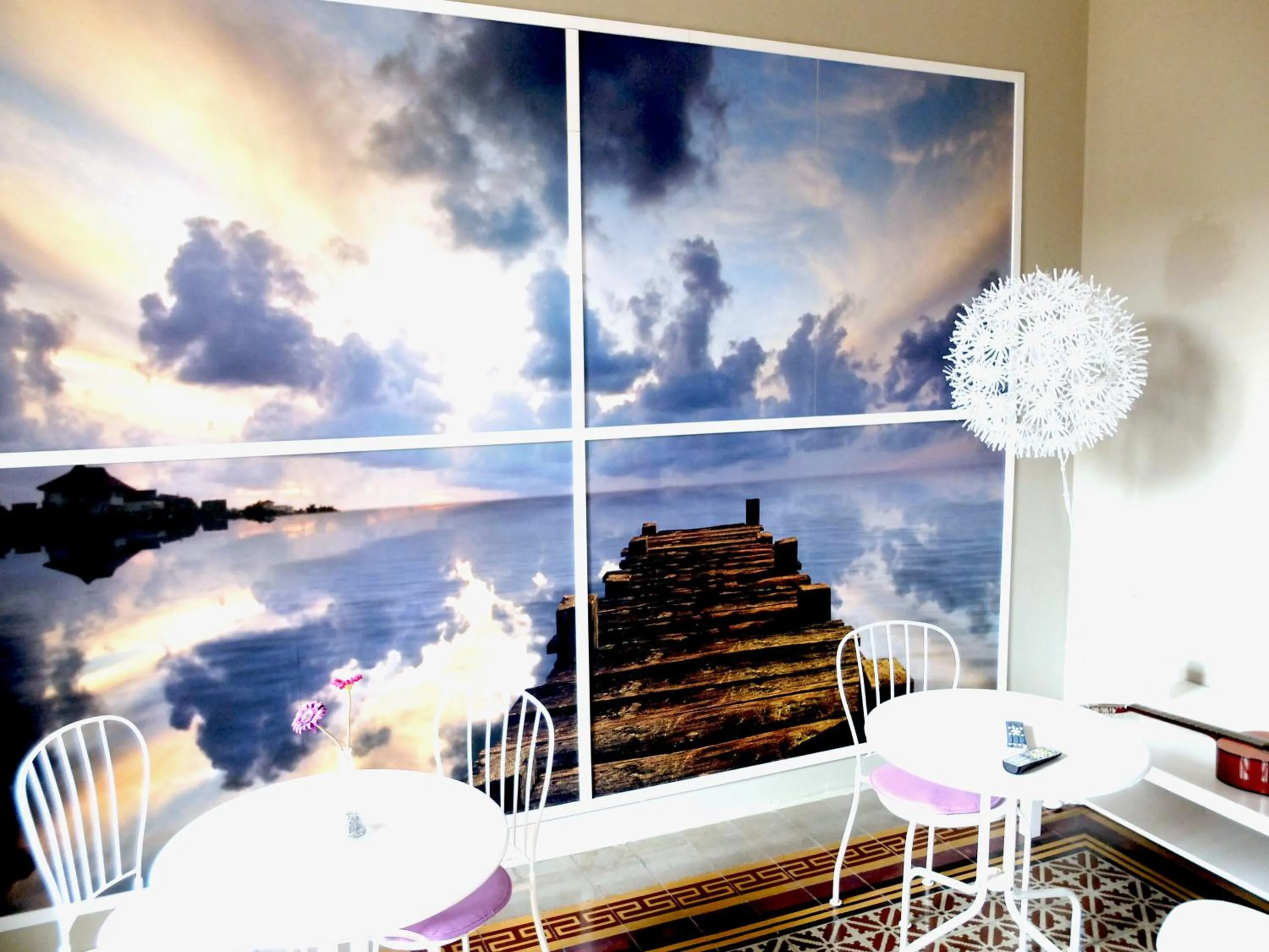 Communal lounge/ TV room in Fabrizzio's Petit