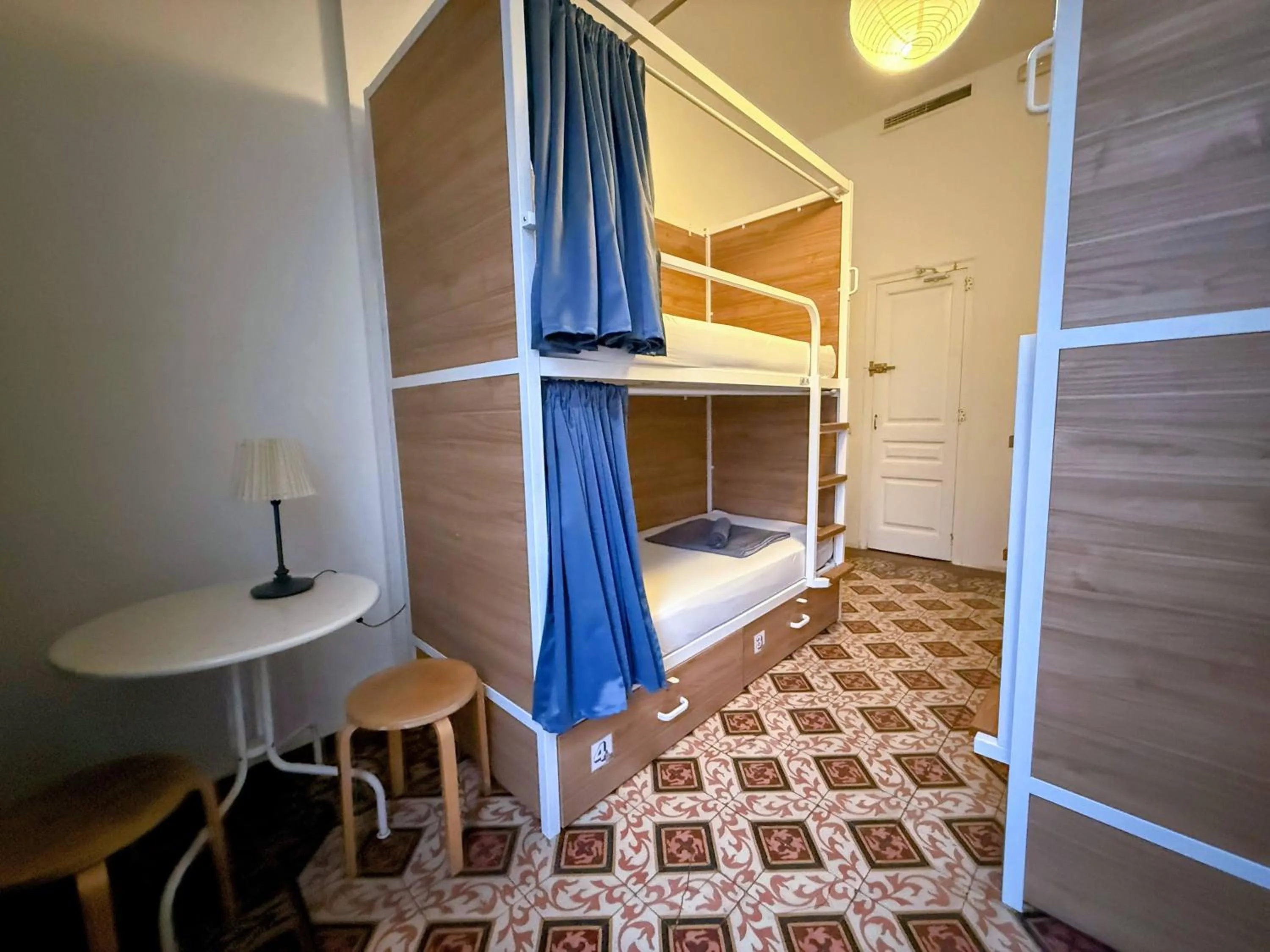 bunk bed, Bed in Fabrizzio's Petit