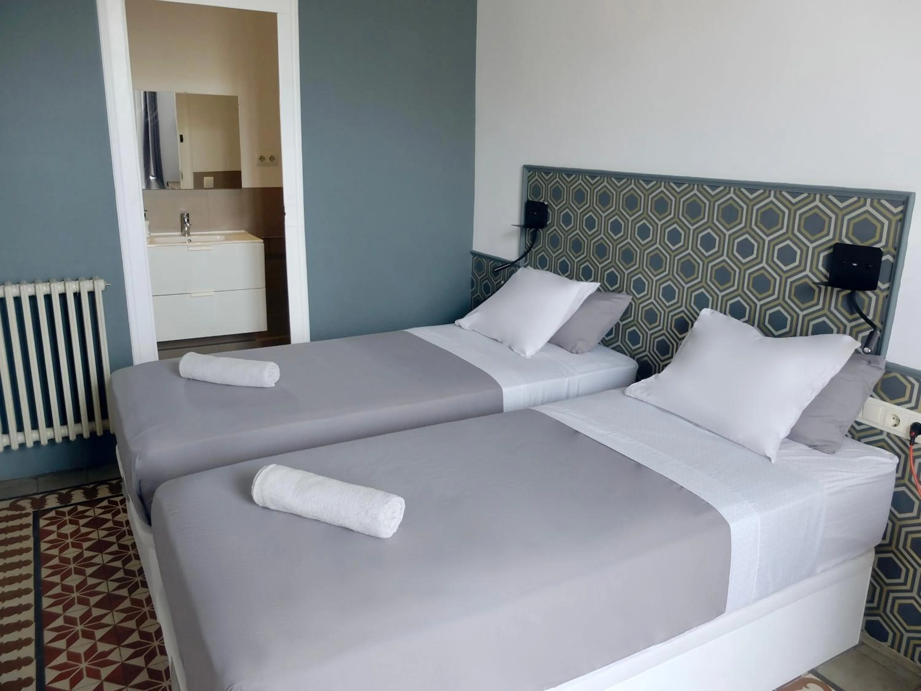 Toilet, Bed in Fabrizzio's Petit