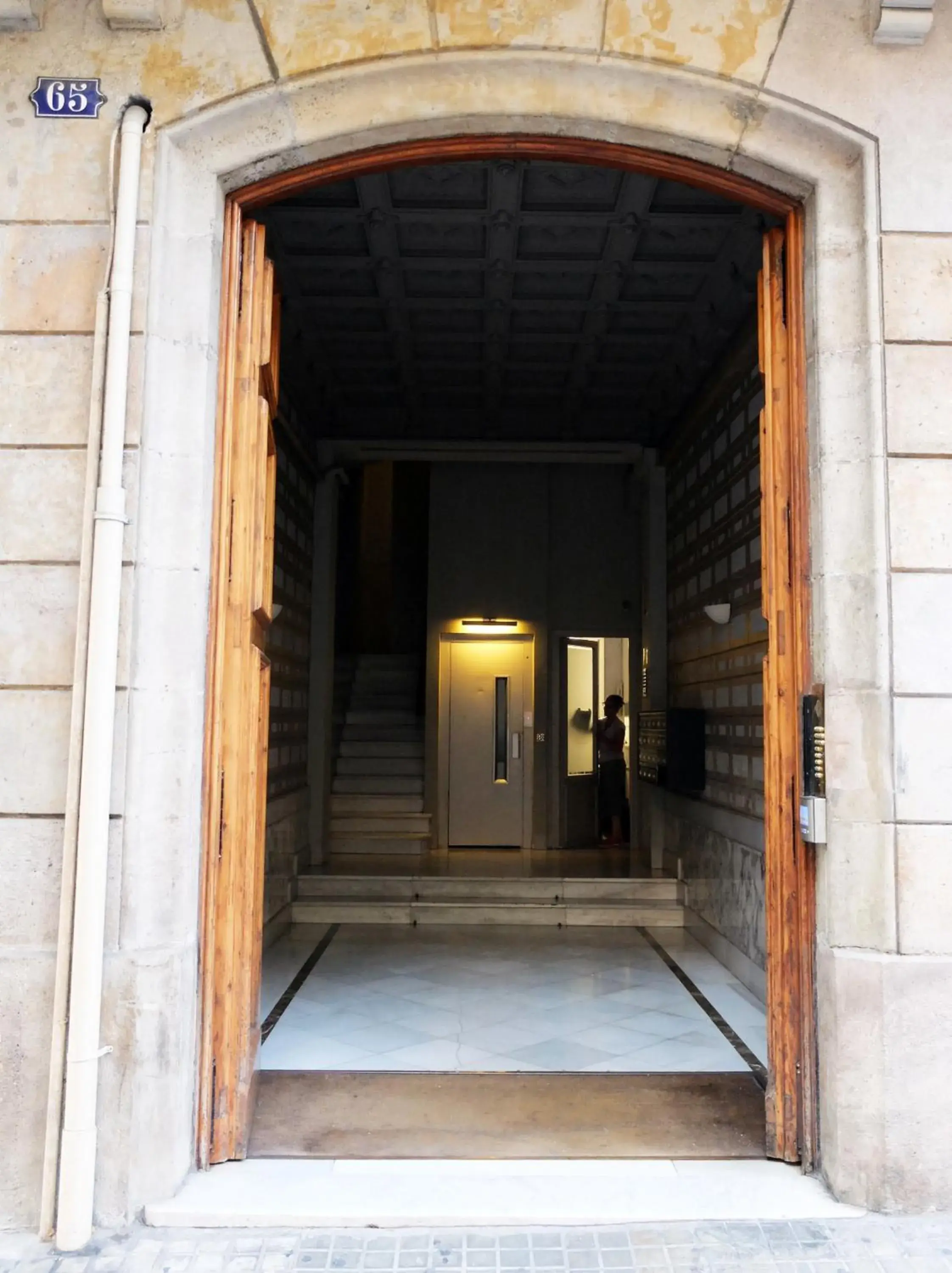 Facade/entrance in Fabrizzio's Petit Facade/entrance in Fabrizzio's Petit