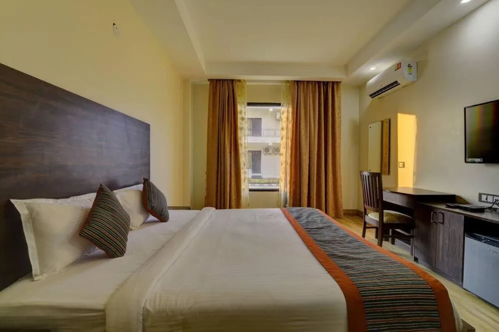Bed in Country Inn Vrindavan