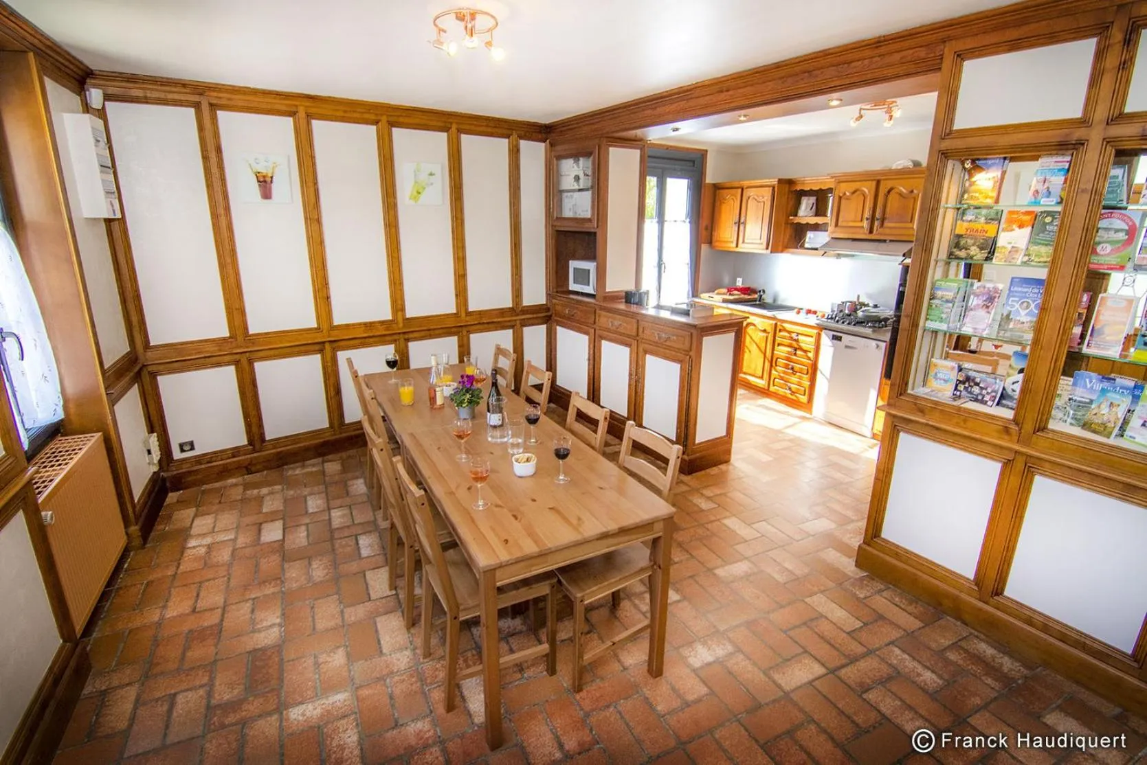 Kitchen or kitchenette in Gite Domaine de Trevety