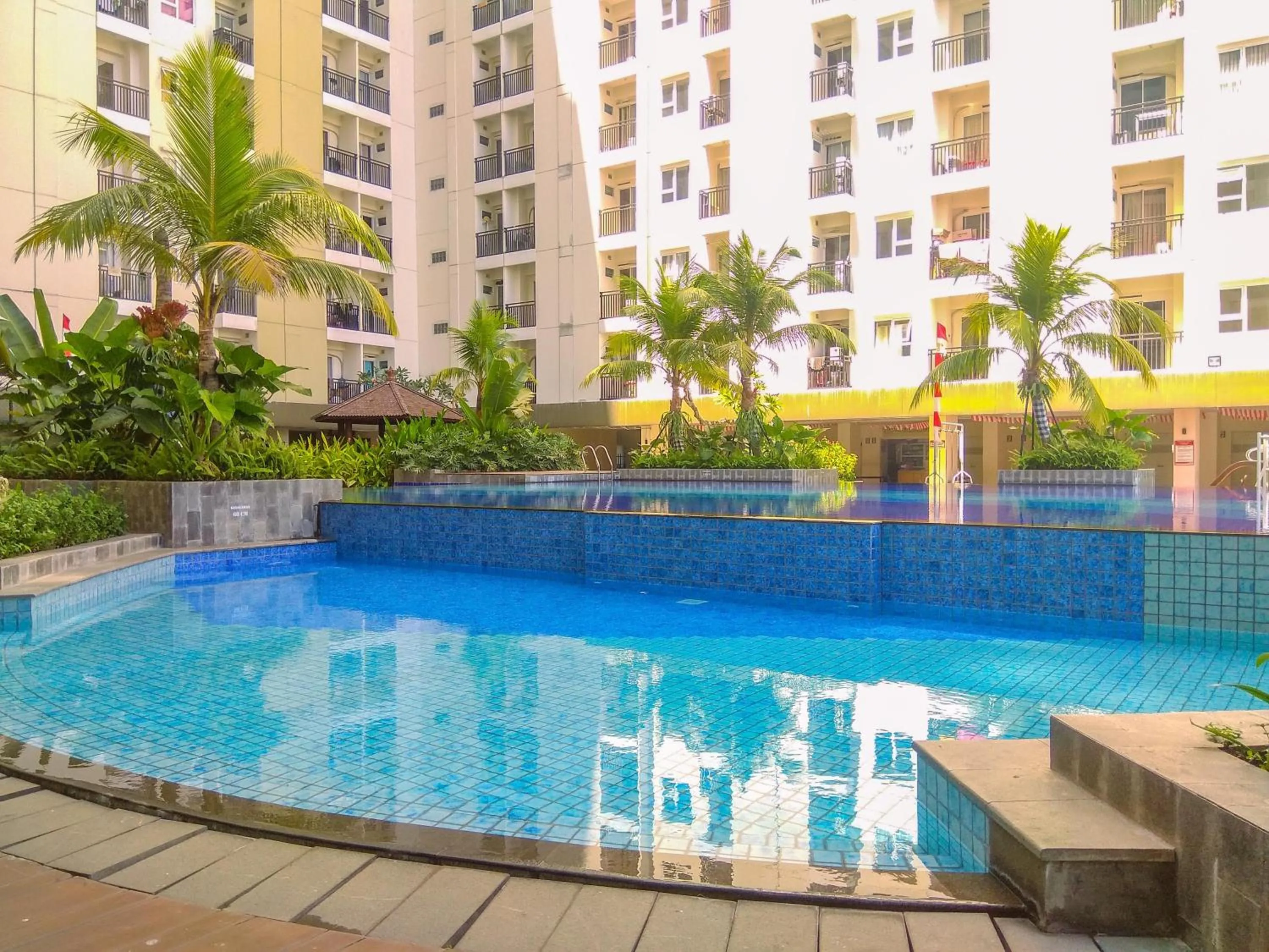 Comfortable 2BR Apartment at Cinere Resort By Travelio