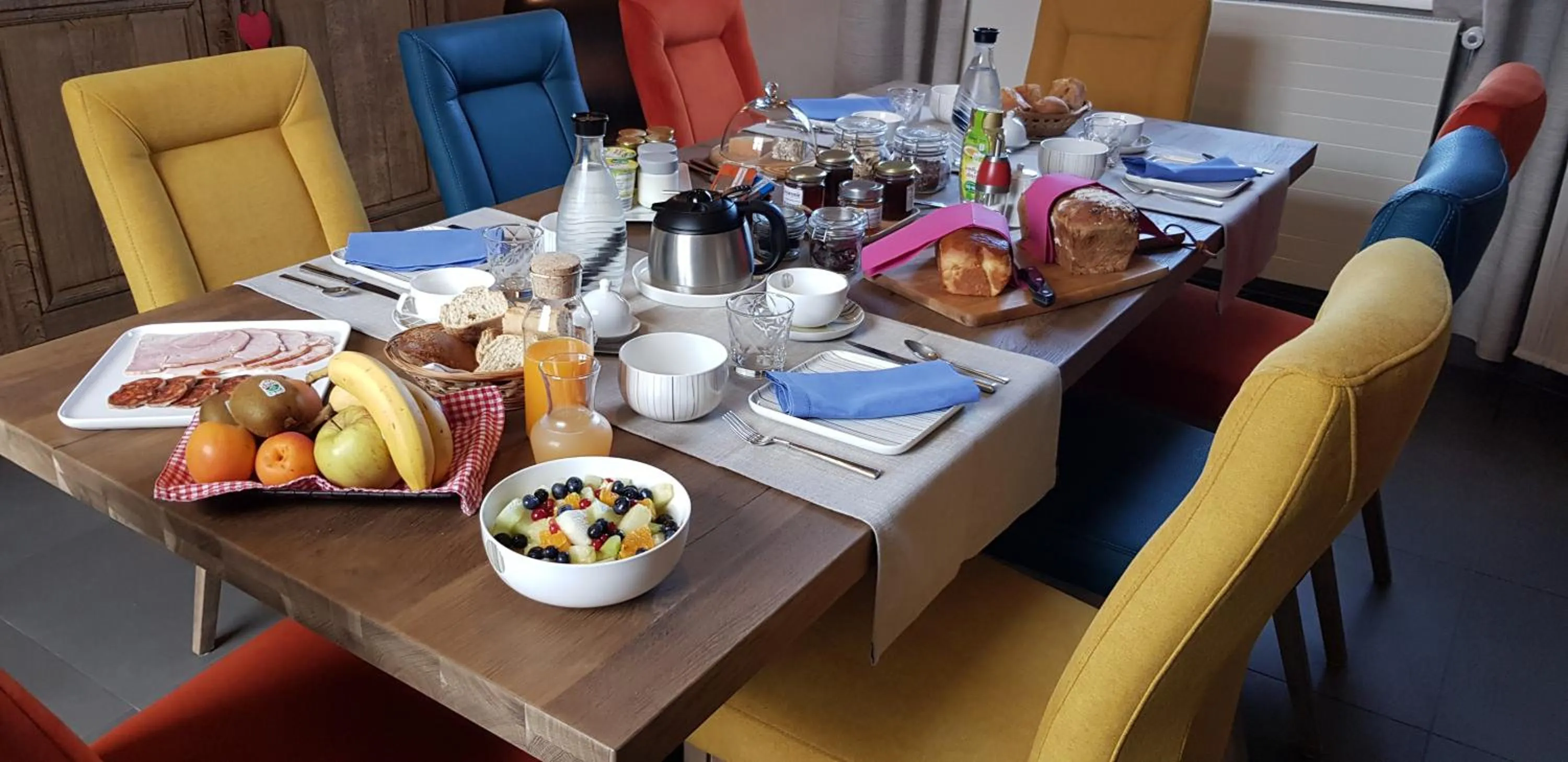 Breakfast in La Ceriseraie