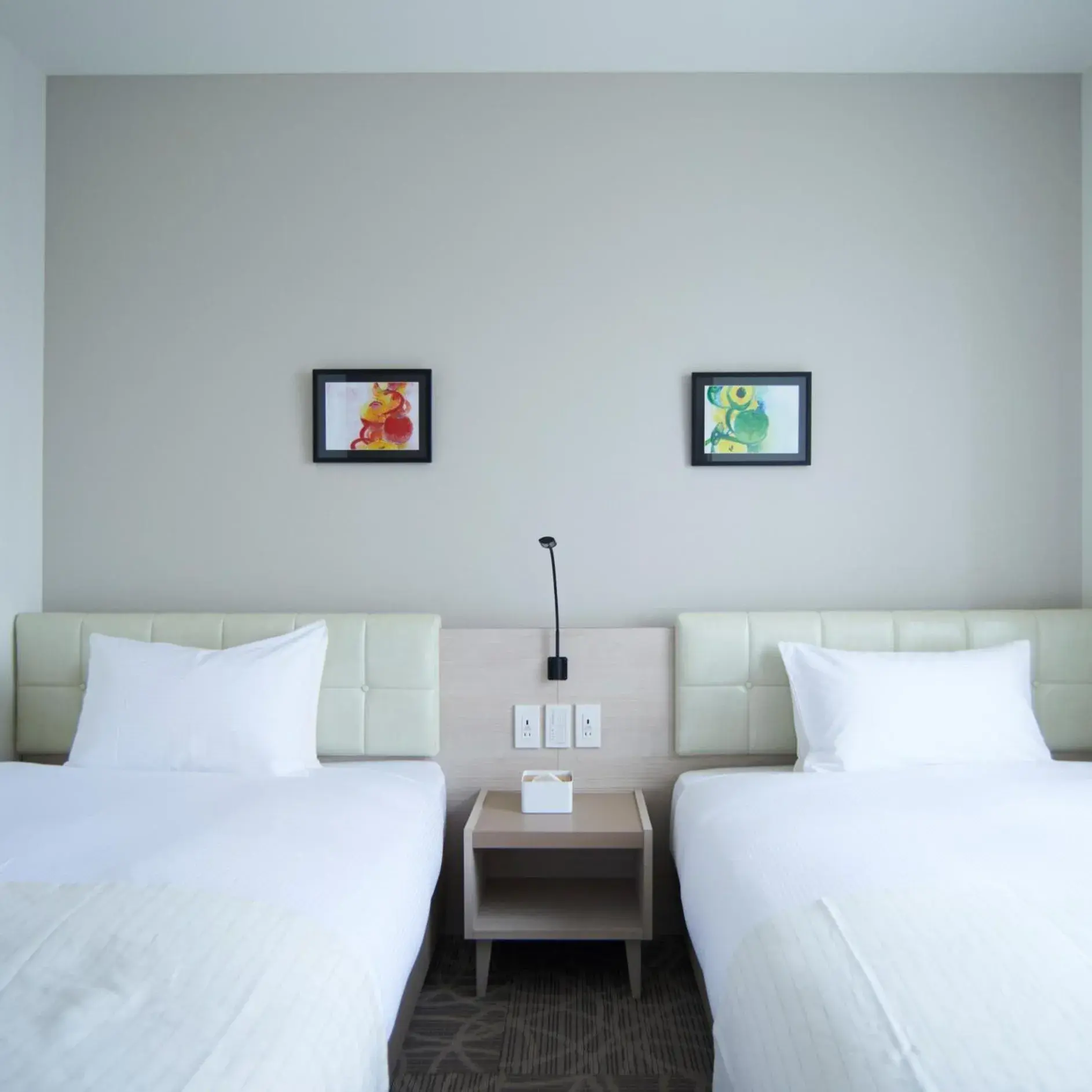 Twin Room - Non-Smoking in QuintessaHotel TokyoHaneda Comic&Books Twin Room - Non-Smoking in QuintessaHotel TokyoHaneda Comic&Books