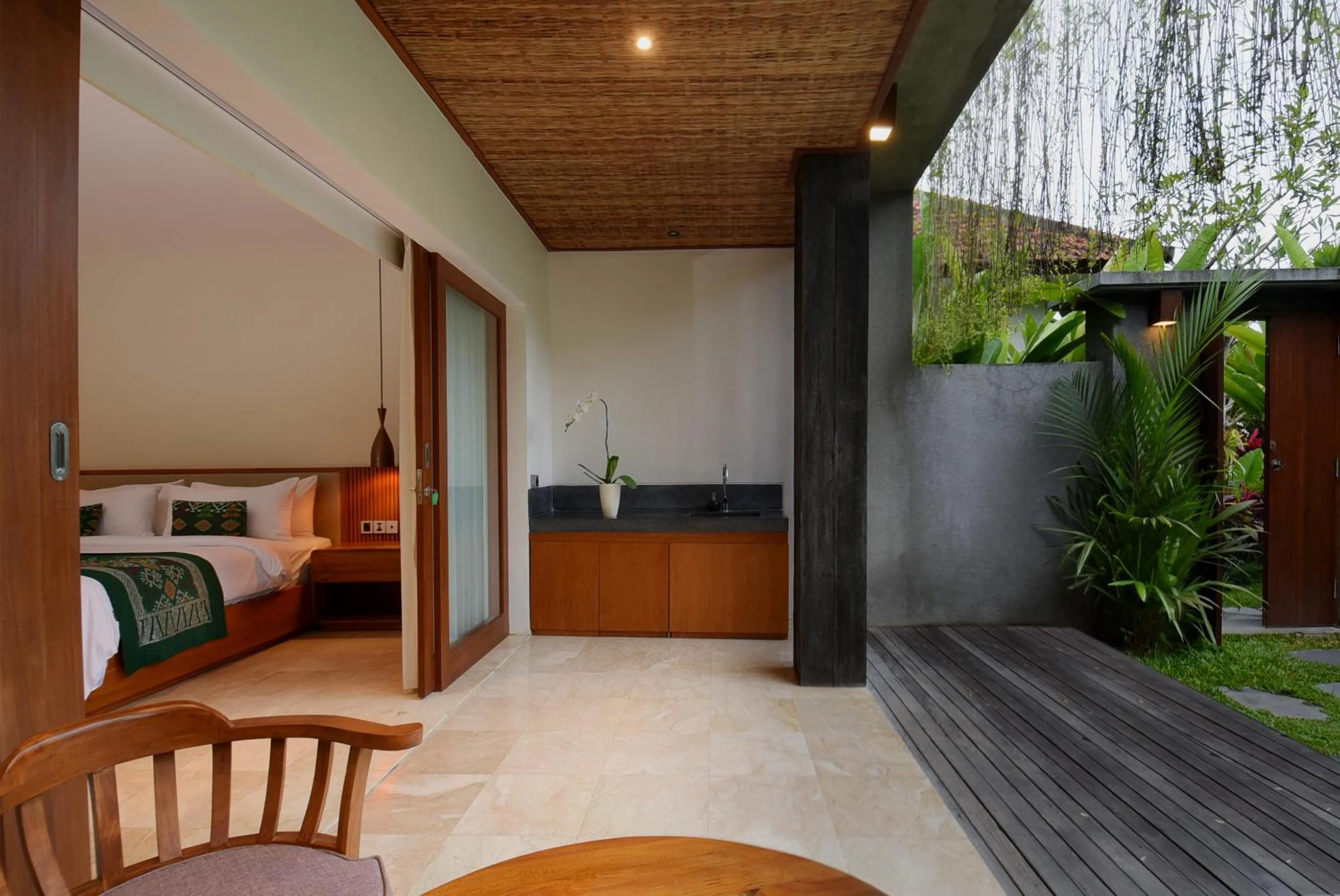Balcony/Terrace, Bed in JAPA Suites & Villas