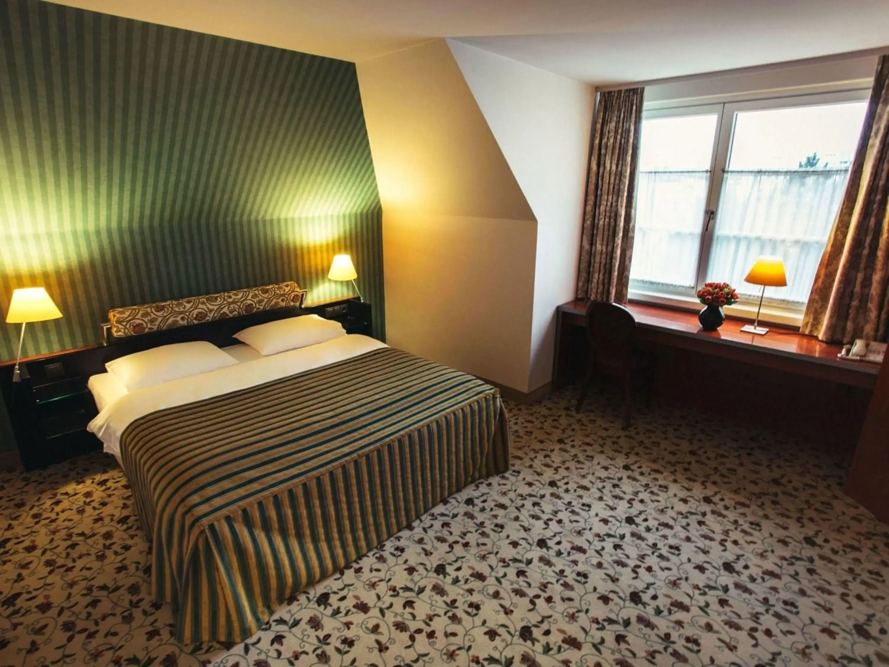 Bedroom, Bed in Mercure Grand Hotel Biedermeier Wien Bedroom, Bed in Mercure Grand Hotel Biedermeier Wien