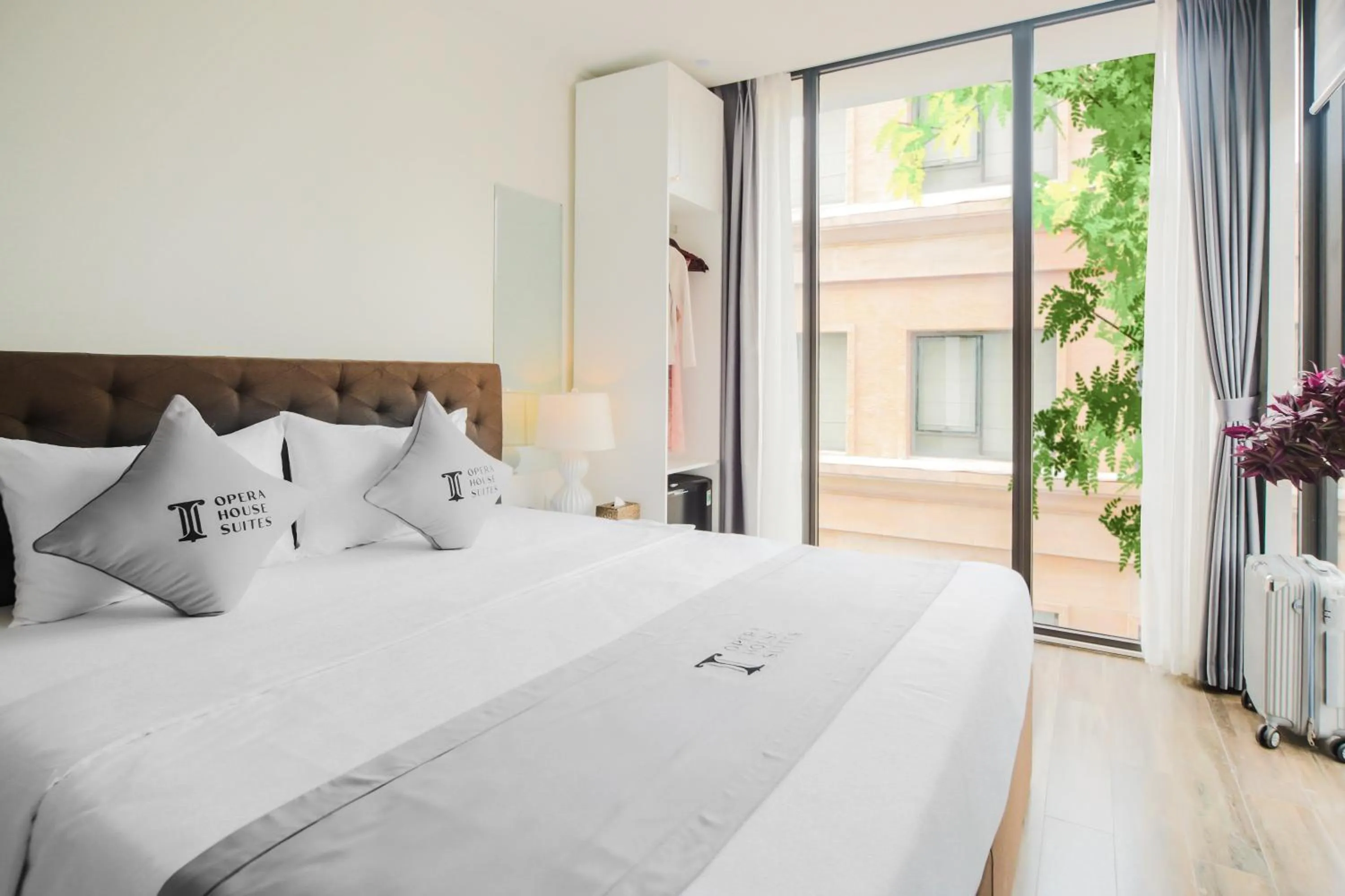 Bed in Opera House Suites