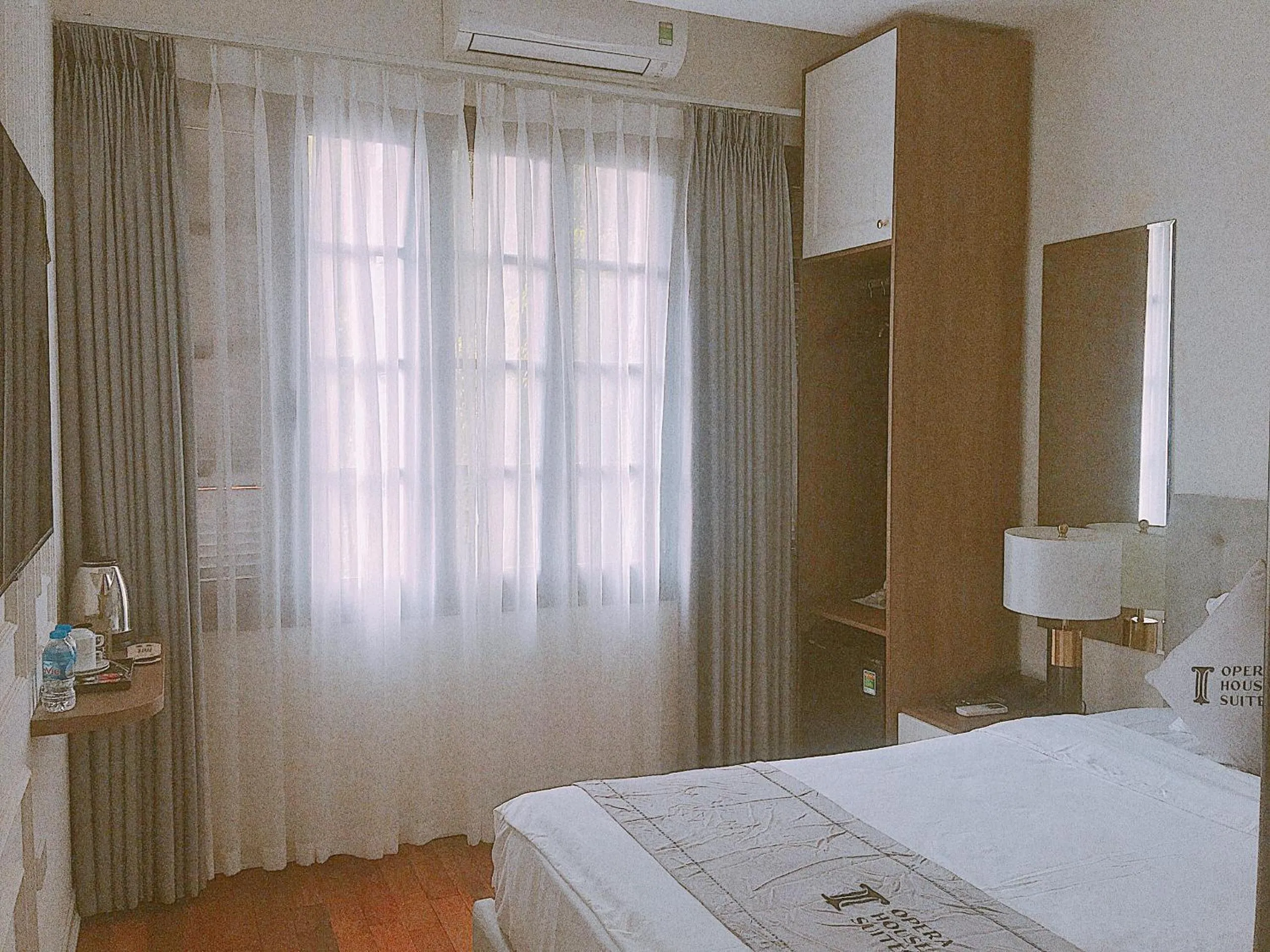 View (from property/room), Bed in Opera House Suites