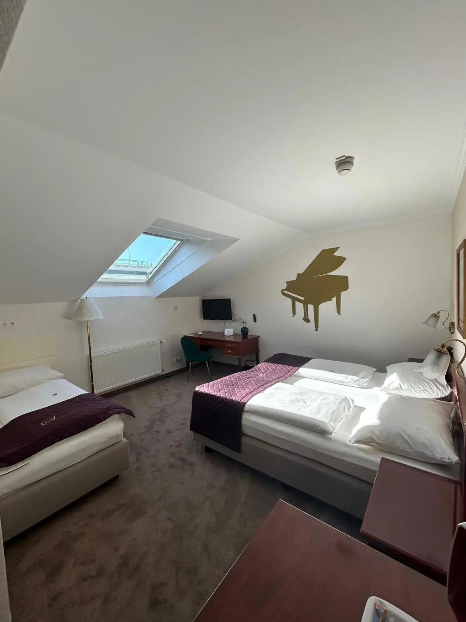 View (from property/room), Bed in Hotel Am Schubertring View (from property/room), Bed in Hotel Am Schubertring