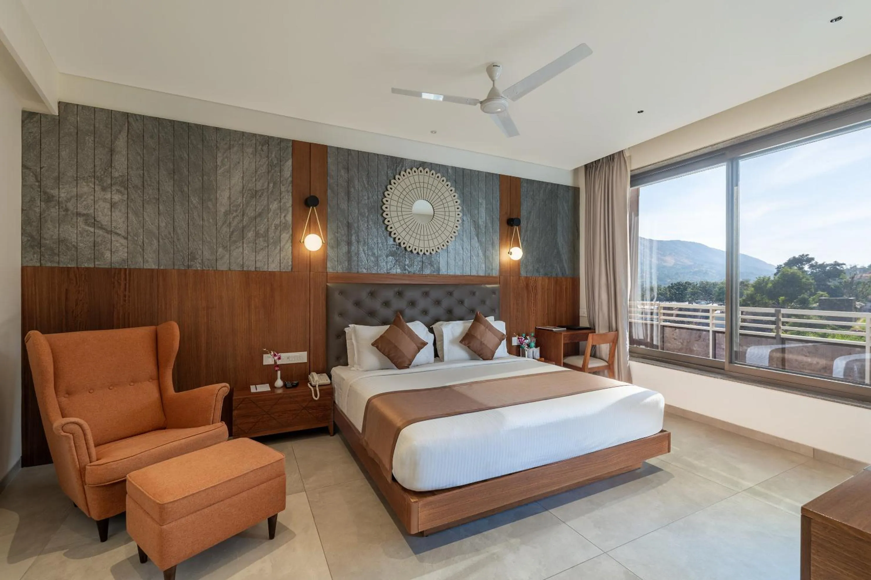 Photo of the whole room, Bed in Stone Wood Premier Kumbhalgarh