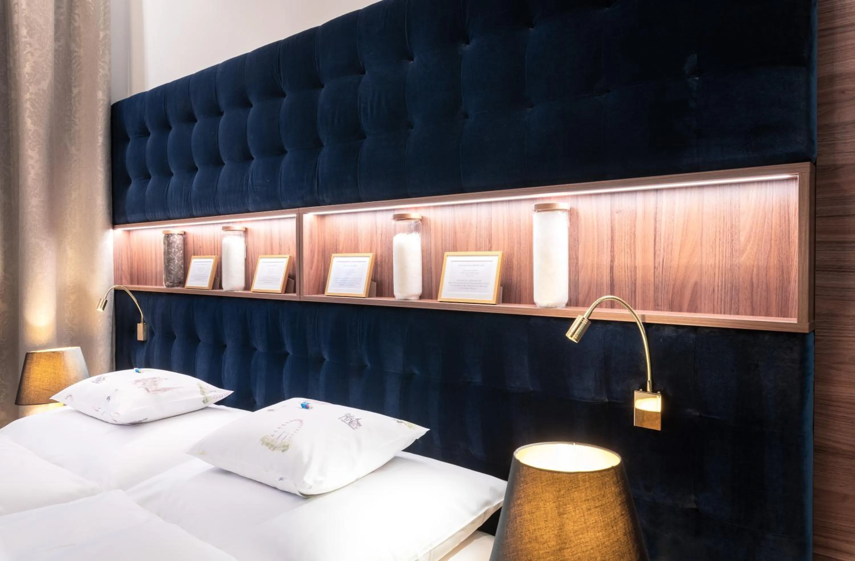 Bed in BoutiqueHOTEL Donauwalzer