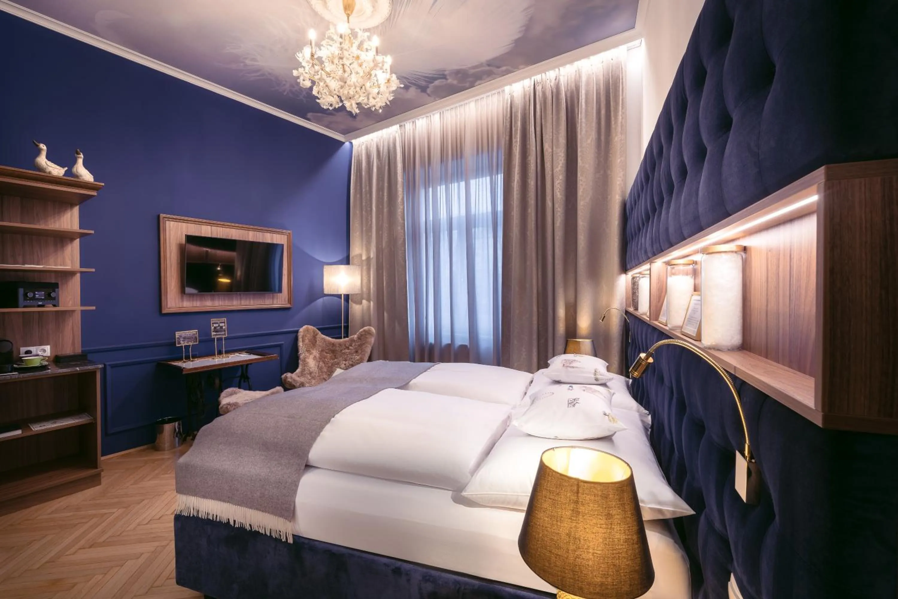 Bed in BoutiqueHOTEL Donauwalzer