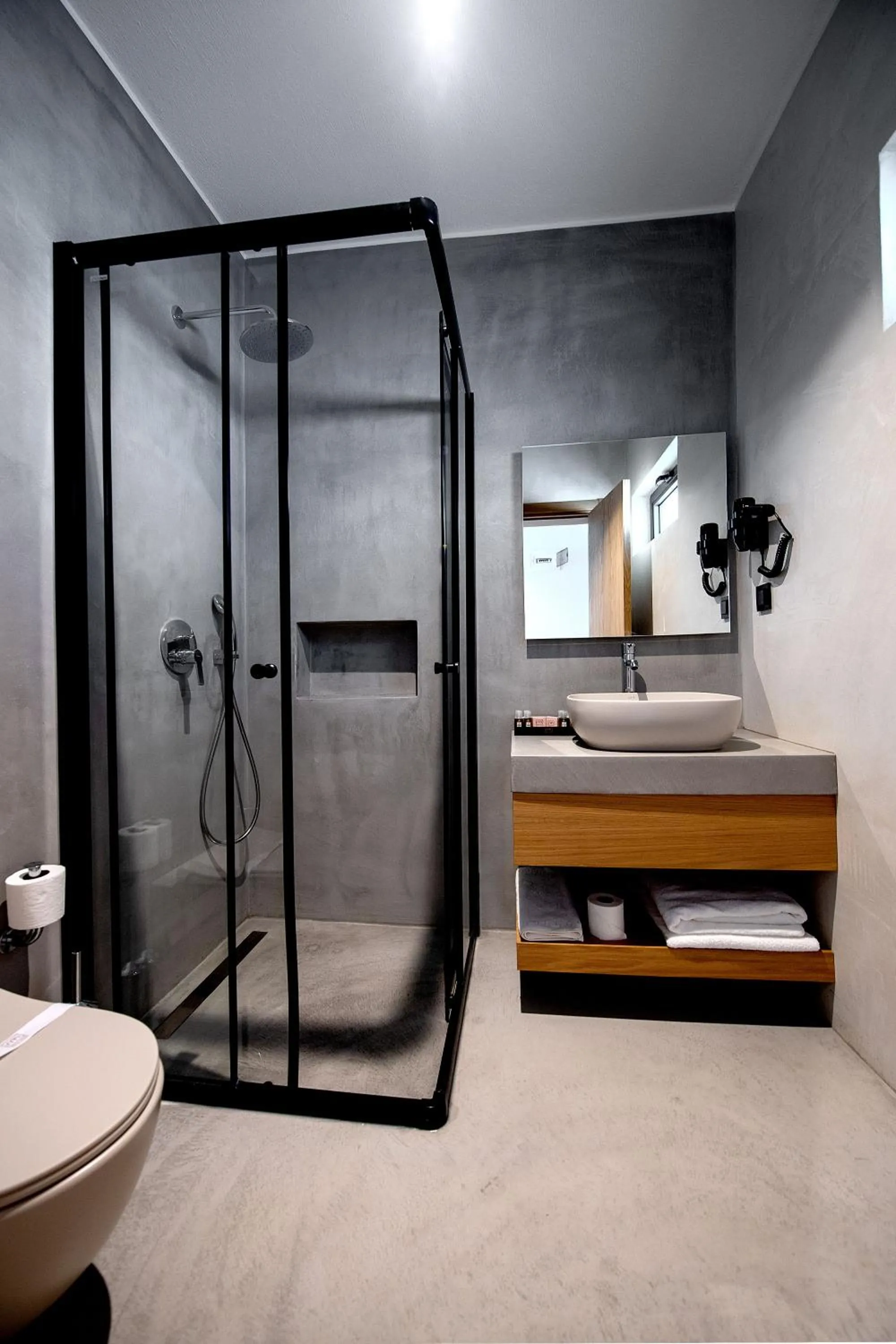 Shower in Regia Mare Beach Hotel & Spa Bodrum