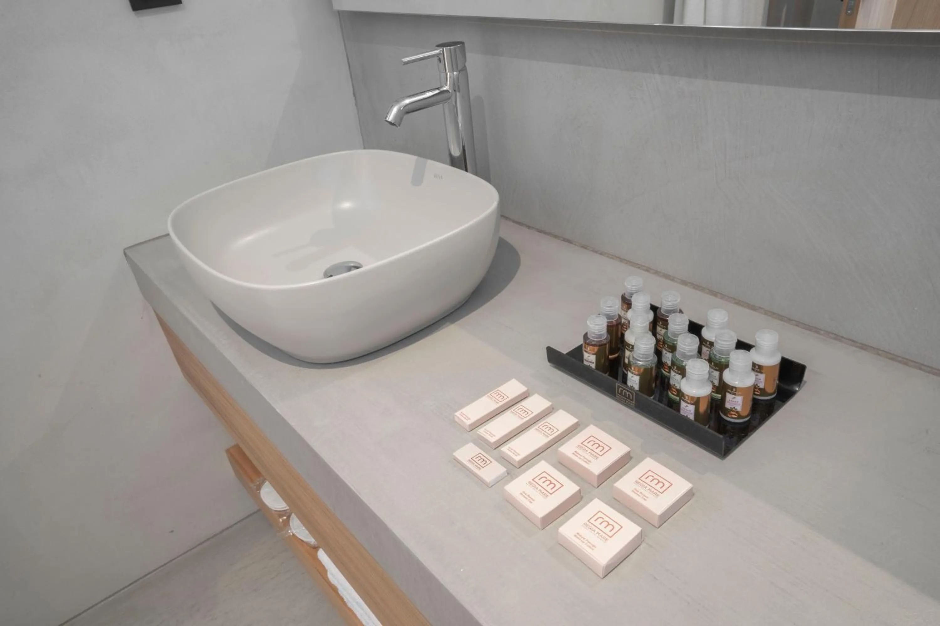 Bathroom in Regia Mare Beach Hotel & Spa Bodrum