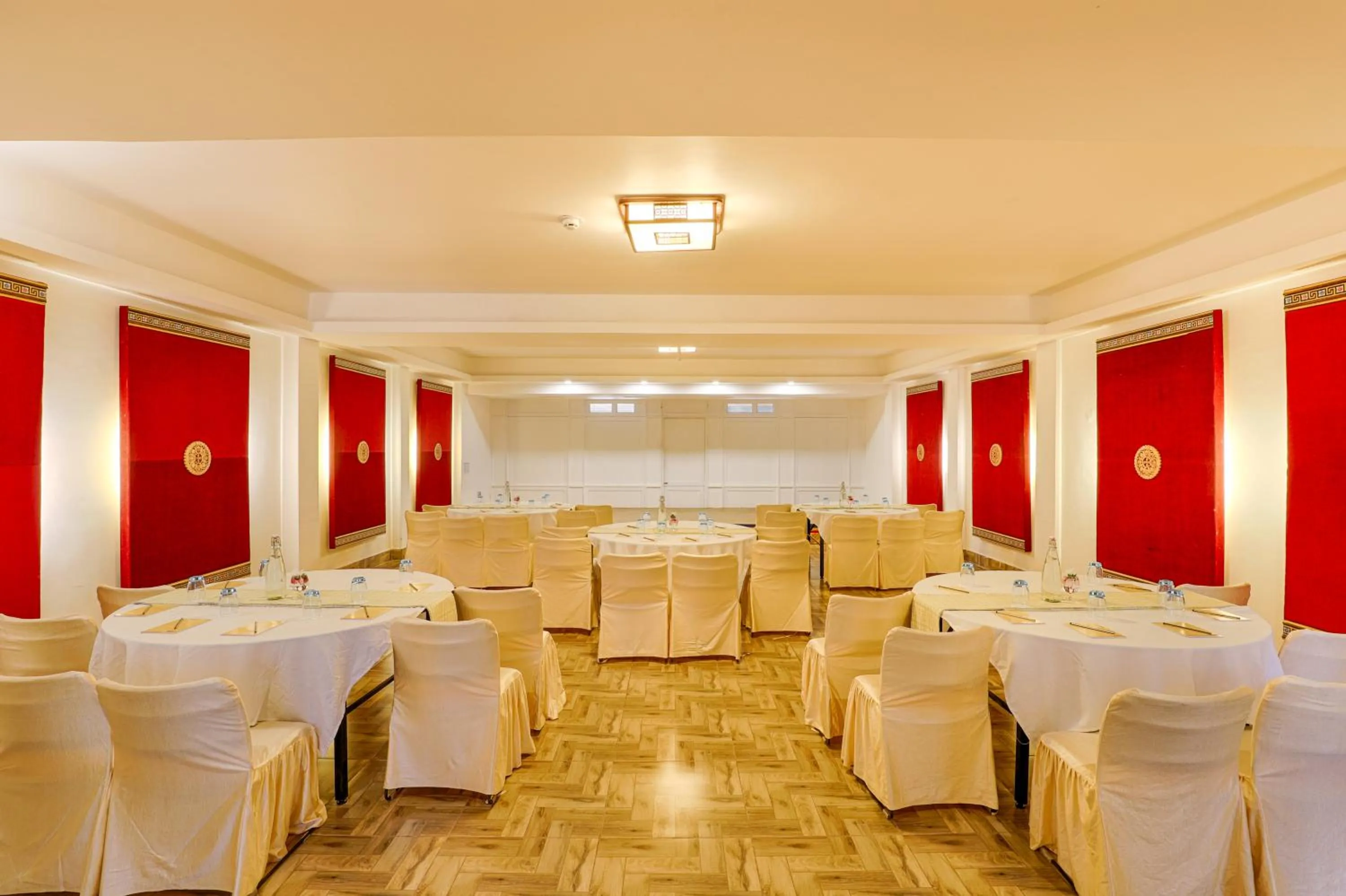 Meeting/conference room in The Chumbi Mountain Retreat & Spa, A Club Mahindra Associate