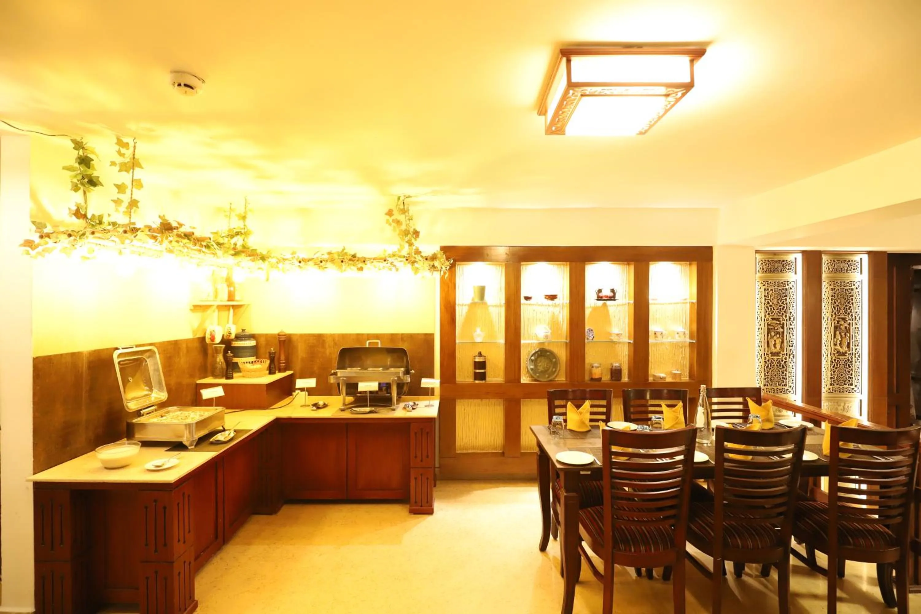 Restaurant/places to eat in The Chumbi Mountain Retreat & Spa, A Club Mahindra Associate