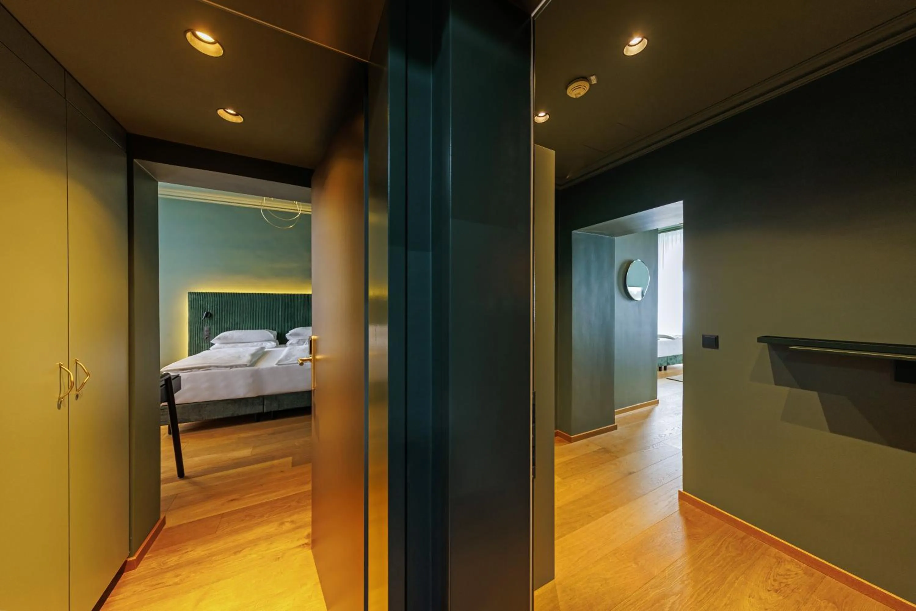 Bedroom, Bed in Der Wilhelmshof