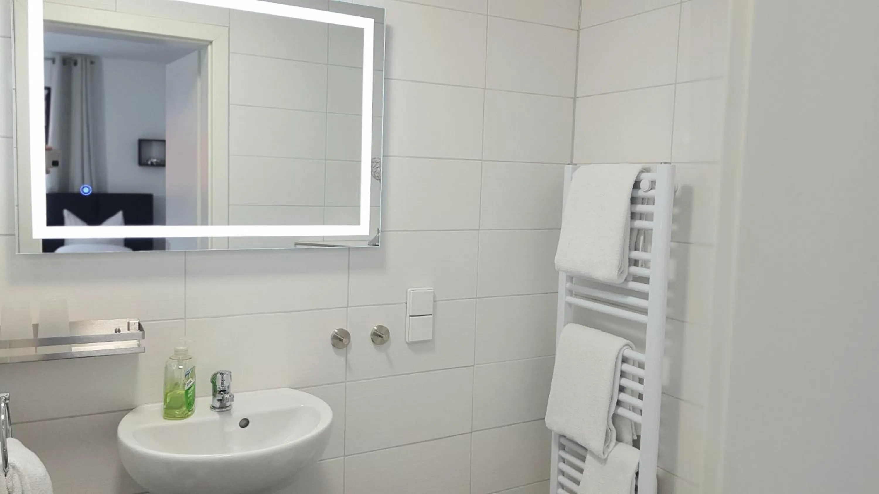 Shower in Hotel Schneiderhof