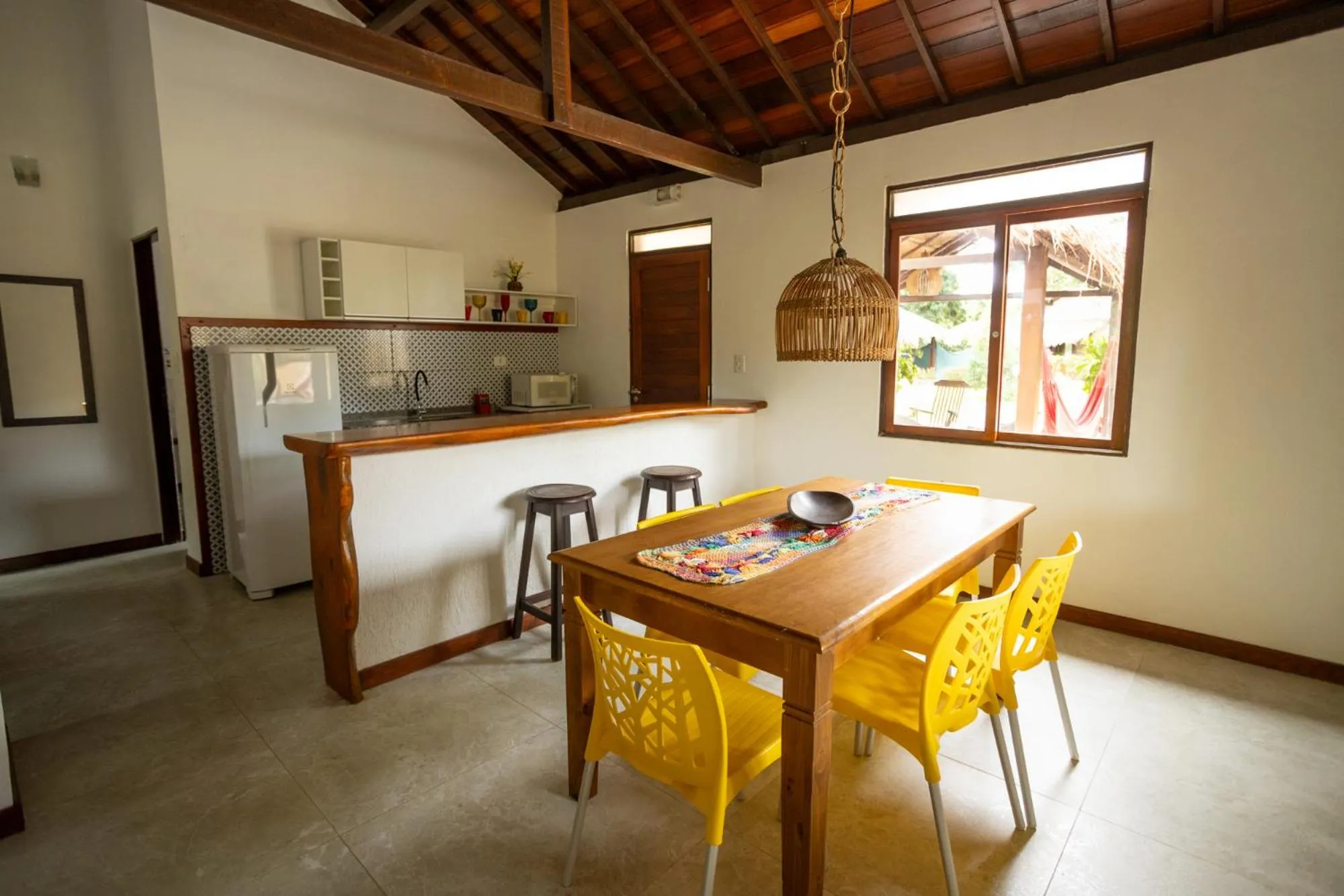 Kitchen or kitchenette in Bangalôs do Gameleiro