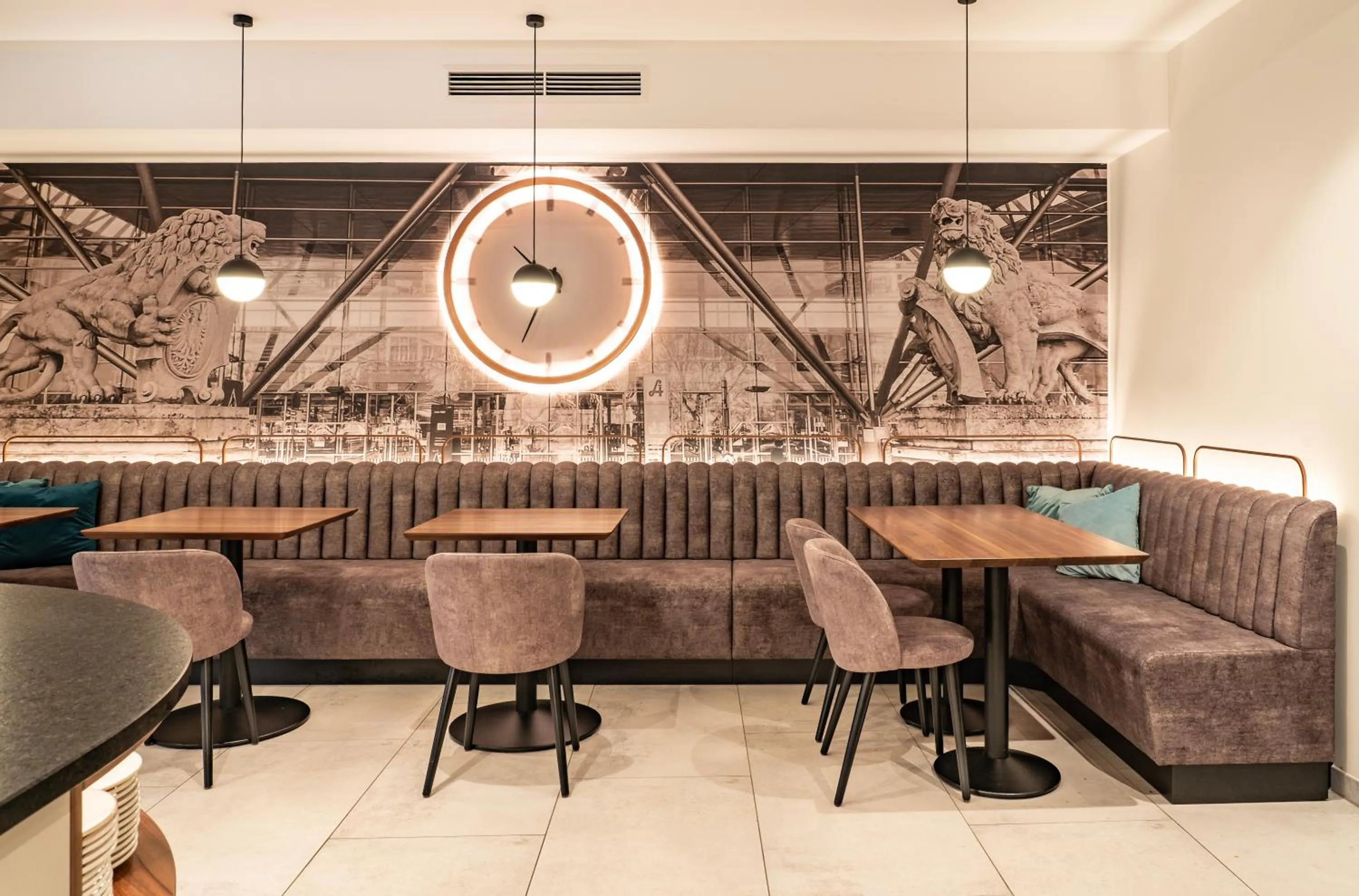 Seating area in Hotel Lokomotive