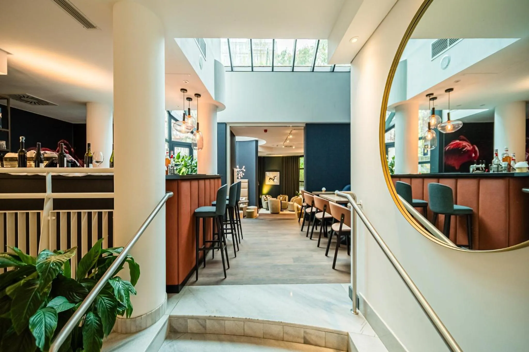 Lounge or bar in voco Vienna Prater by IHG