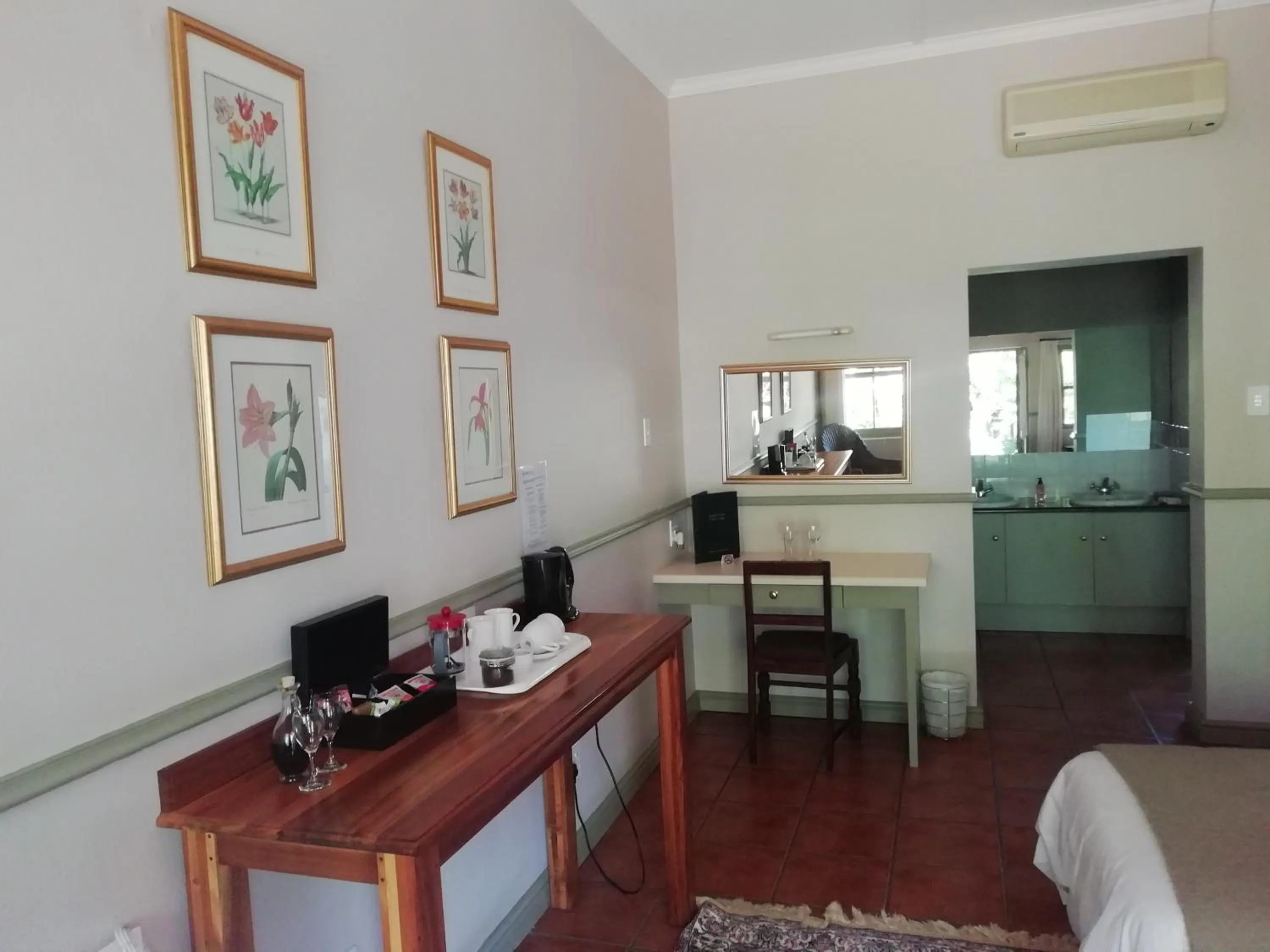 Coffee/tea facilities in HouseMartin Lodge & Self Catering