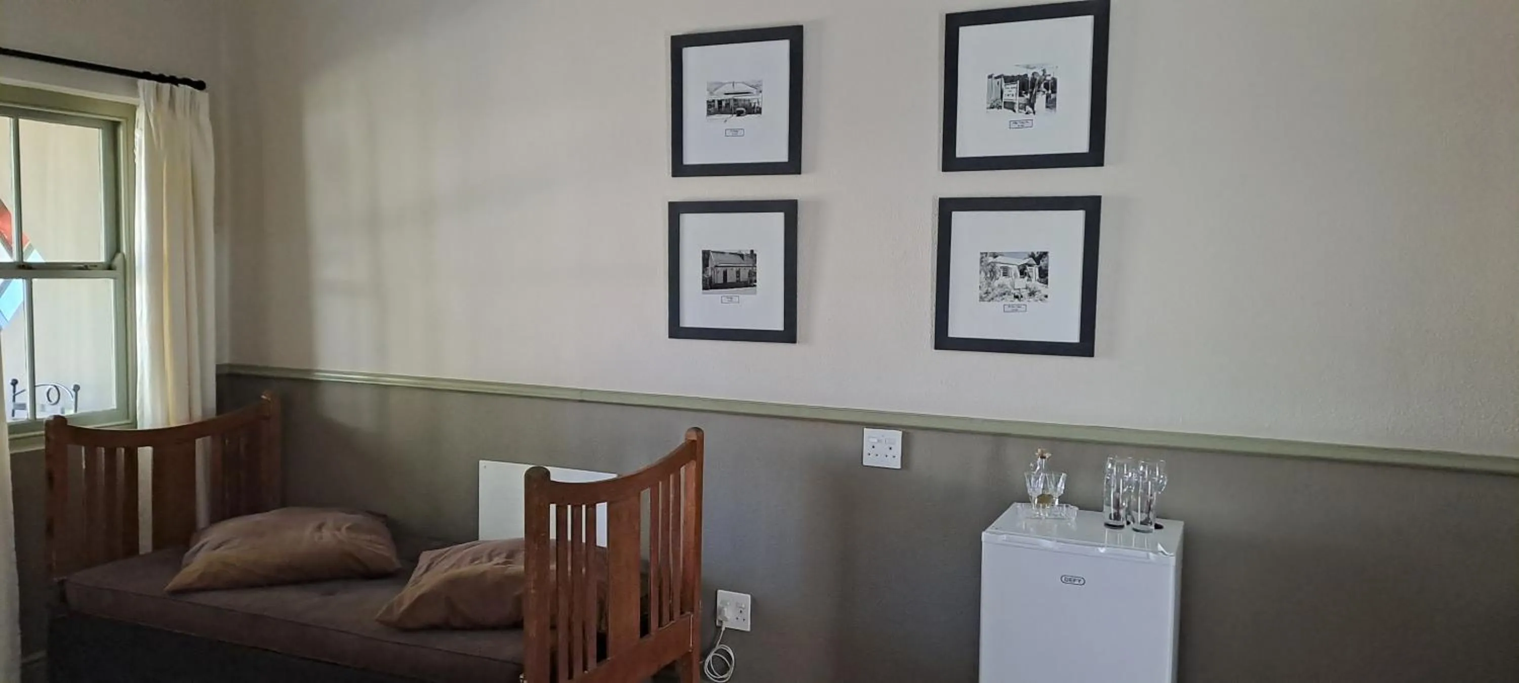 Seating area in HouseMartin Lodge & Self Catering