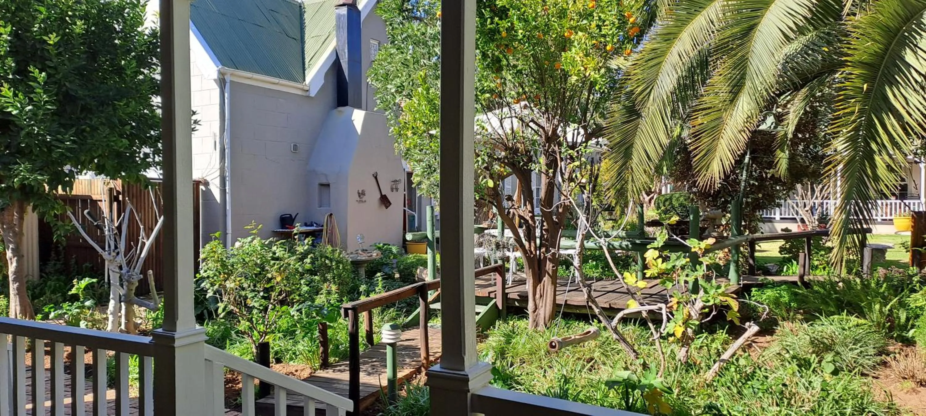 Garden view in HouseMartin Lodge & Self Catering