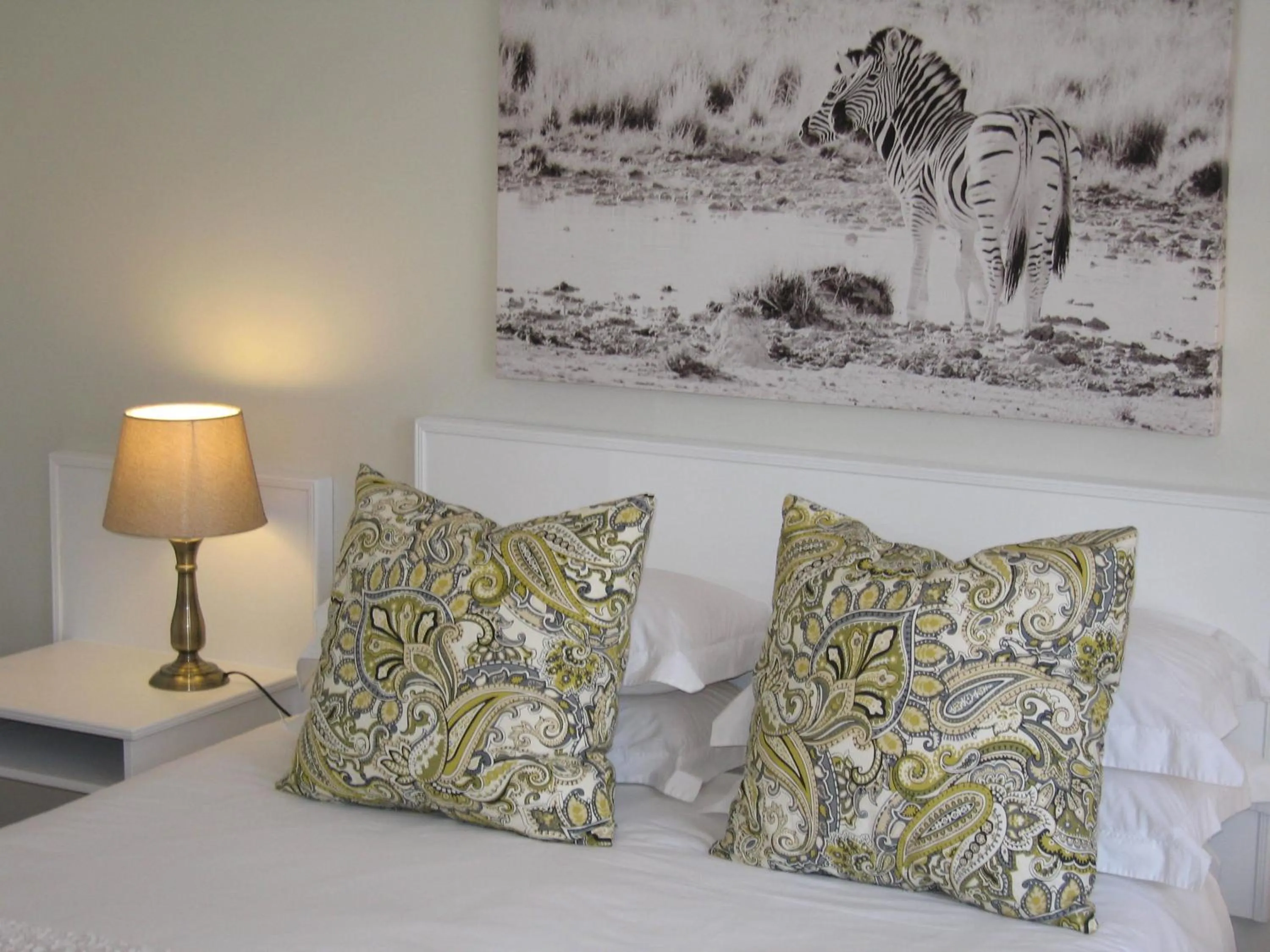 Bed in Wagon Wheel Country Lodge