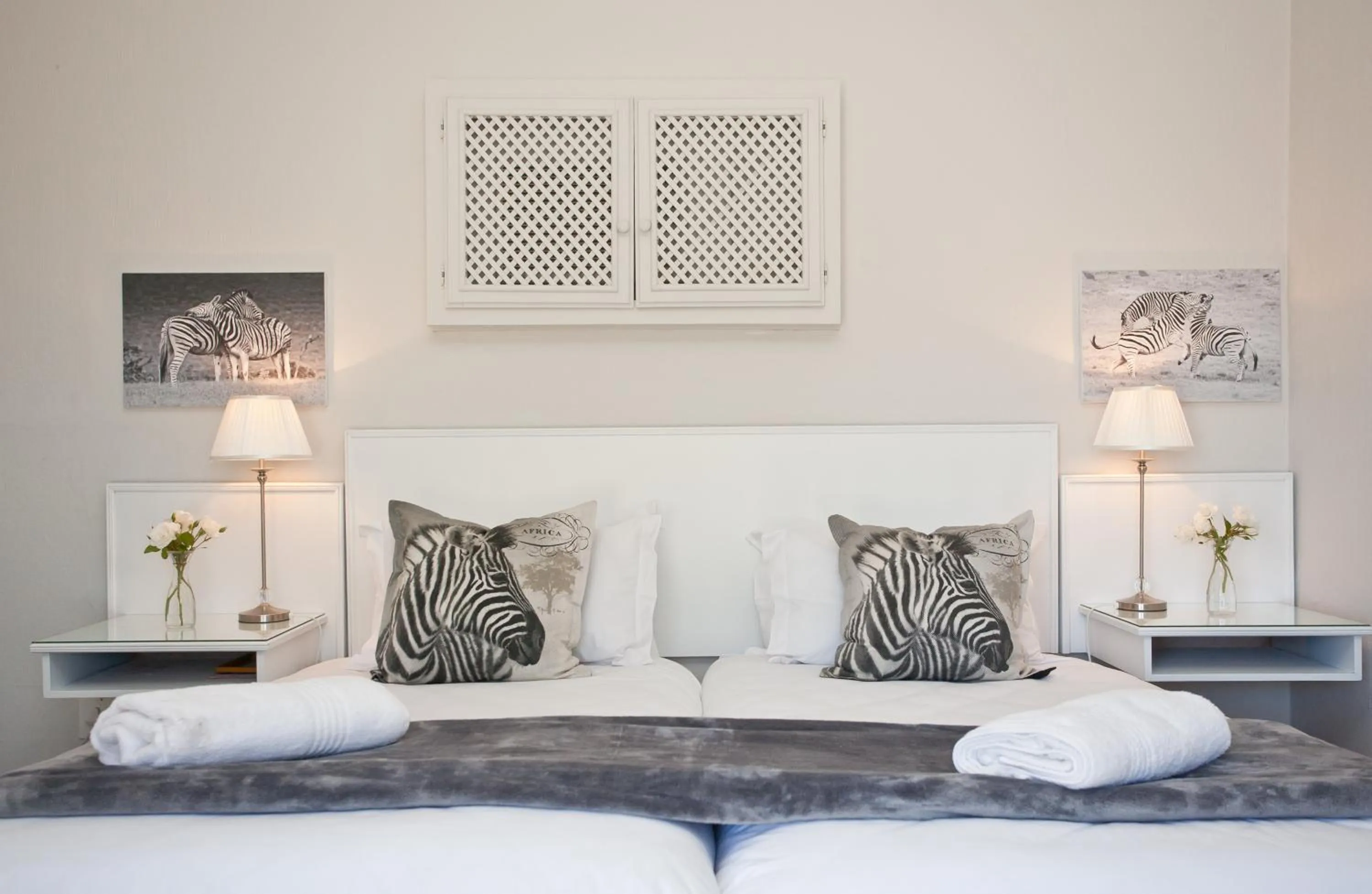 Bed in Wagon Wheel Country Lodge