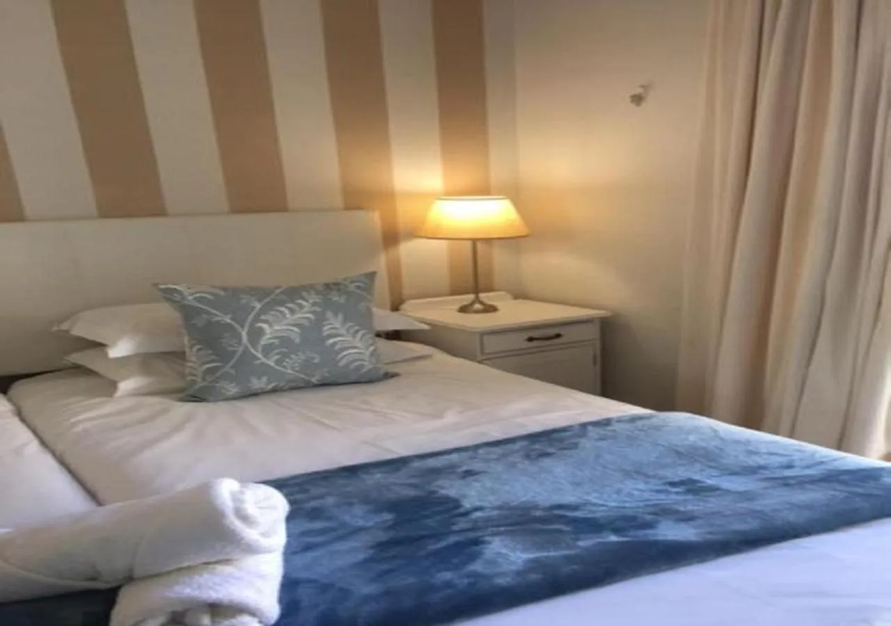 Bed in Wagon Wheel Country Lodge