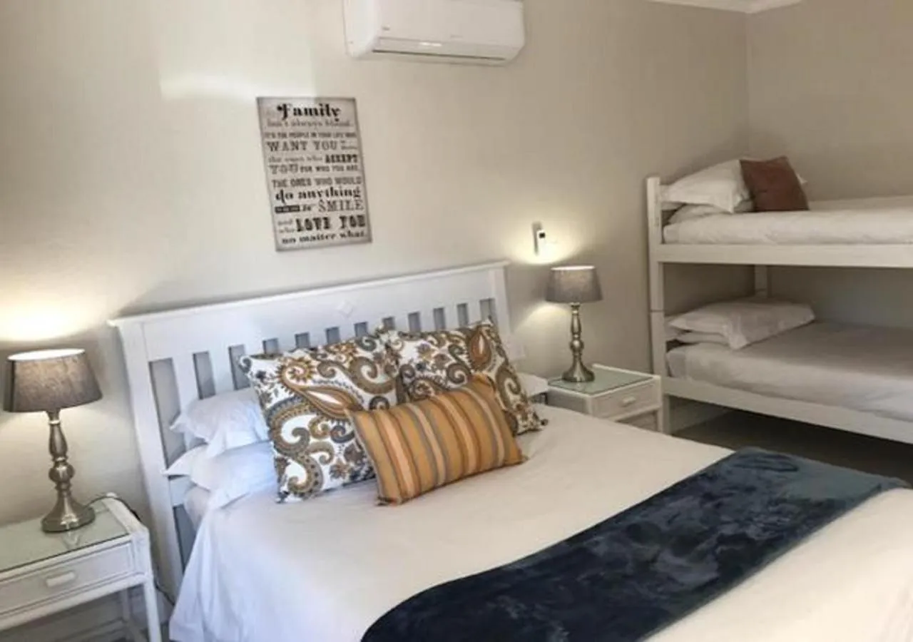 Bed in Wagon Wheel Country Lodge