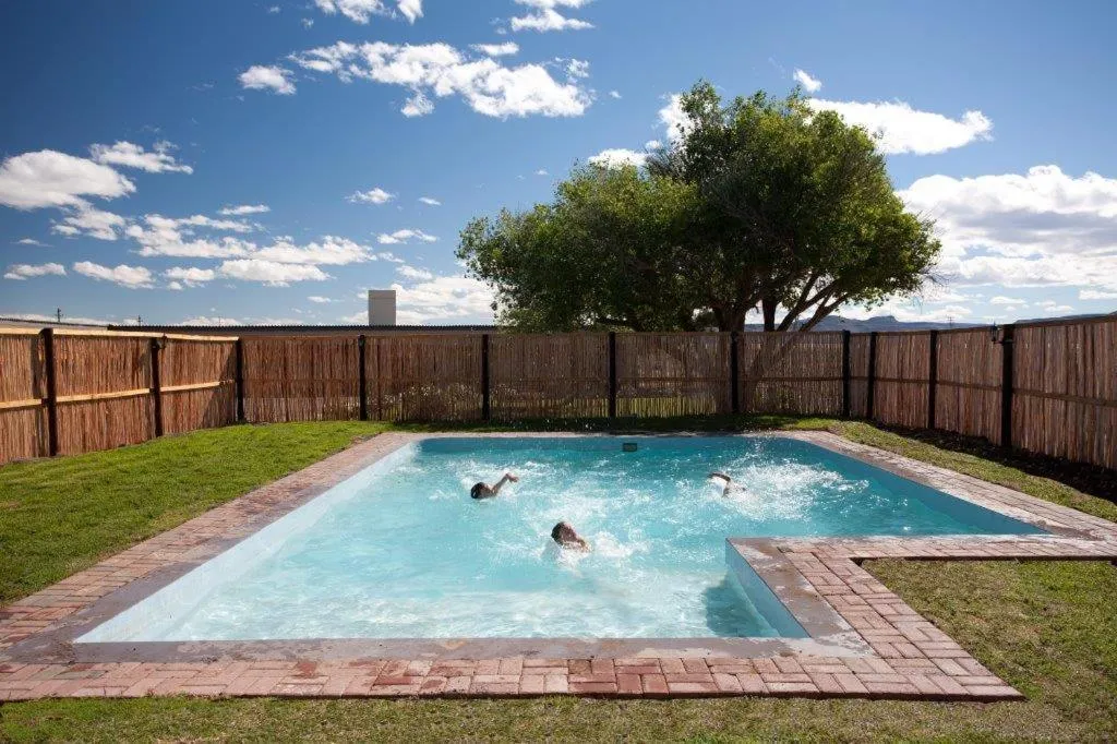 Swimming pool in Wagon Wheel Country Lodge