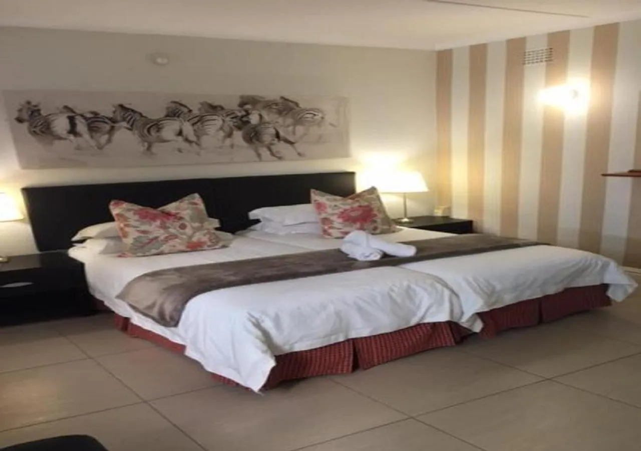 Bed in Wagon Wheel Country Lodge