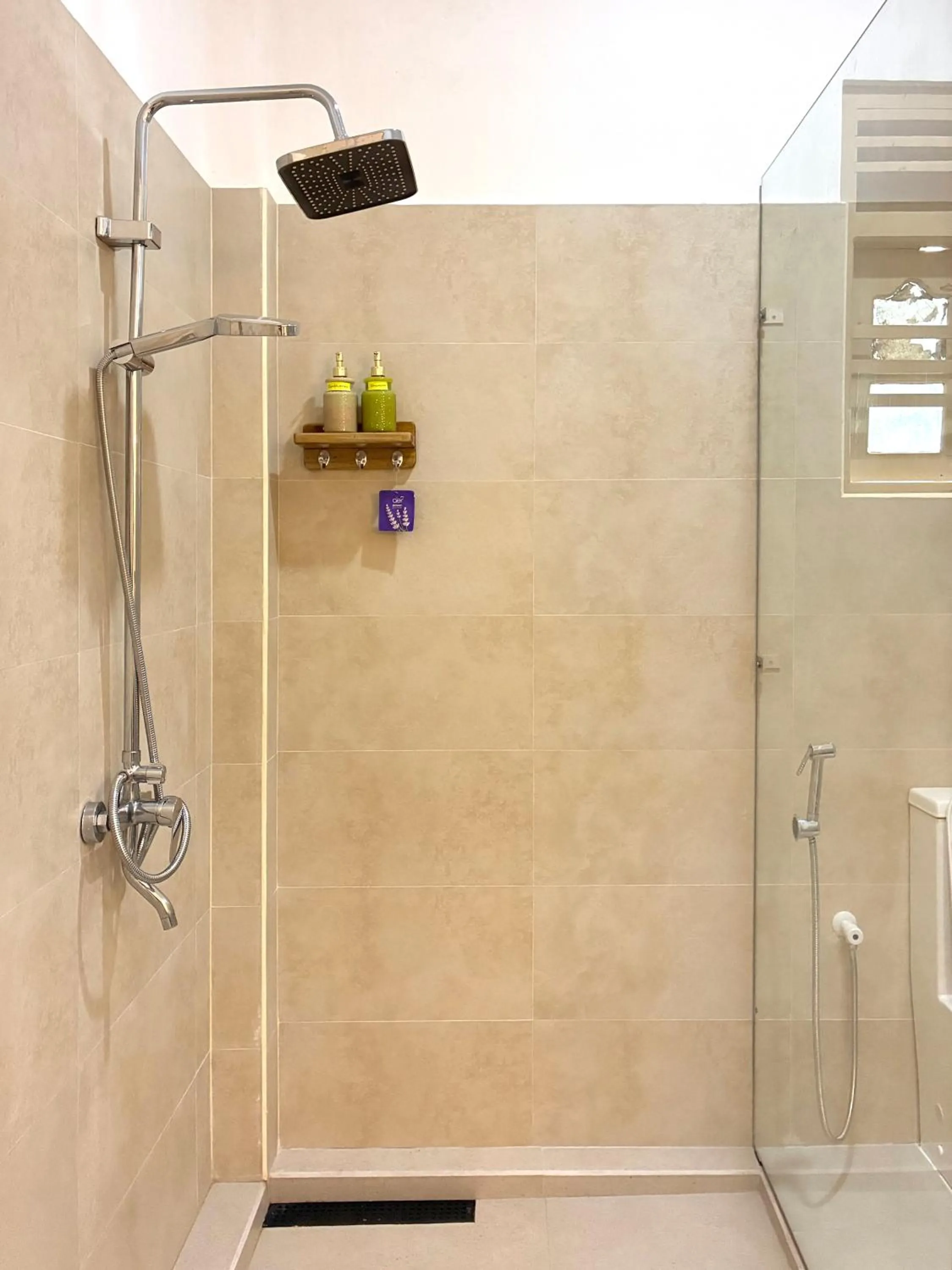 Shower in Mirissa Blue Whale Holiday Hotel