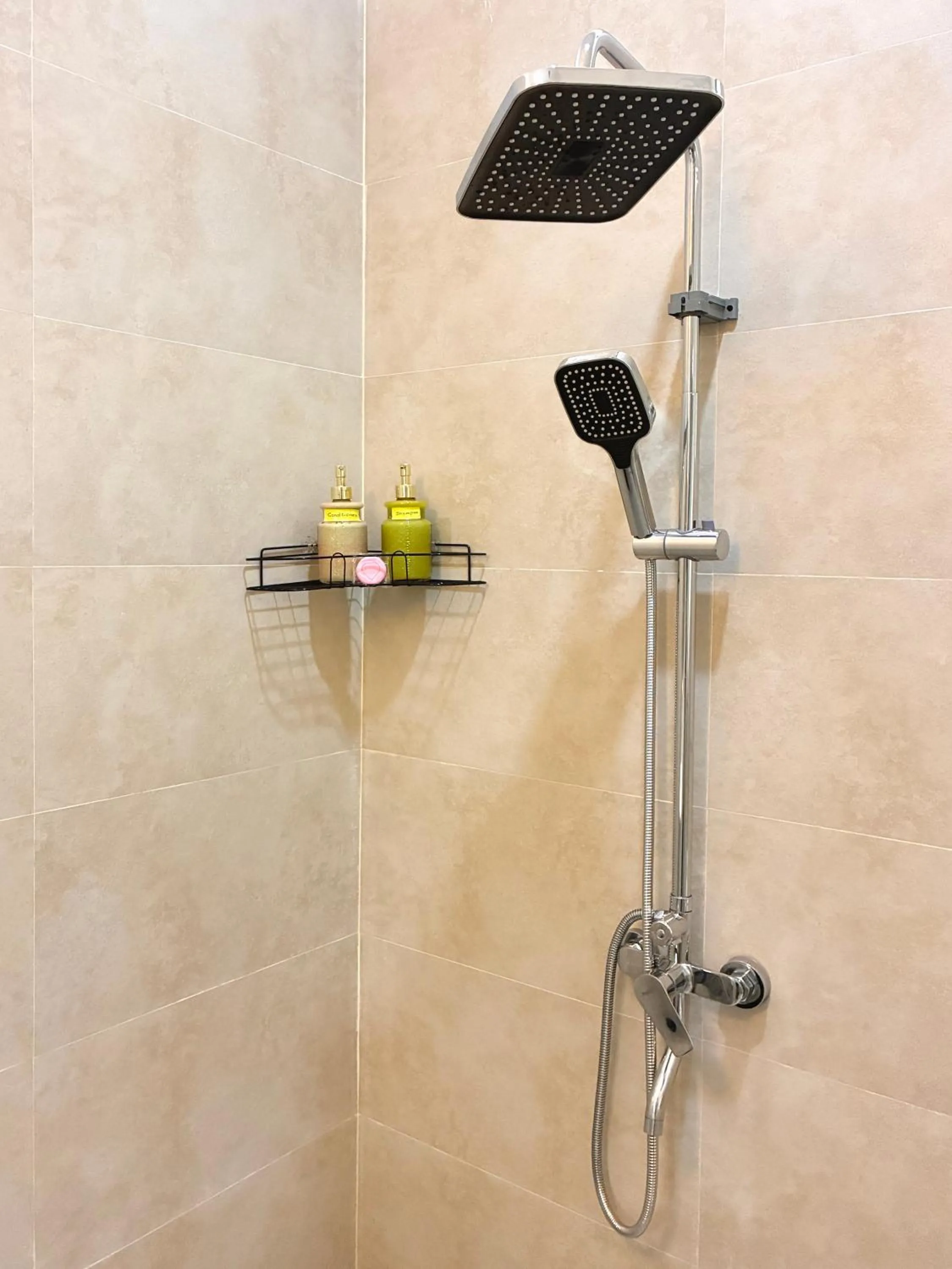 Shower in Mirissa Blue Whale Holiday Hotel