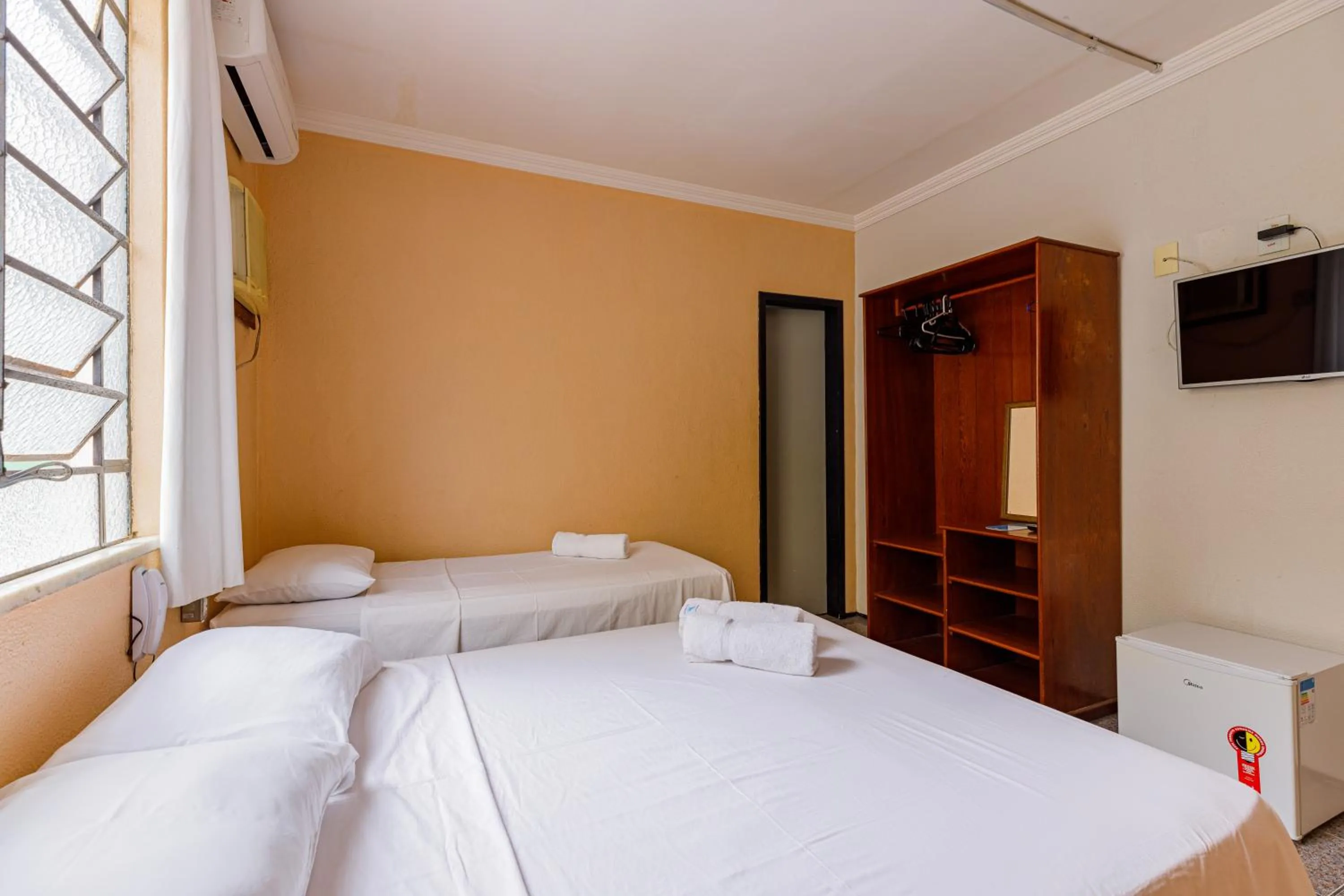 Photo of the whole room, Bed in Hotel Meireles