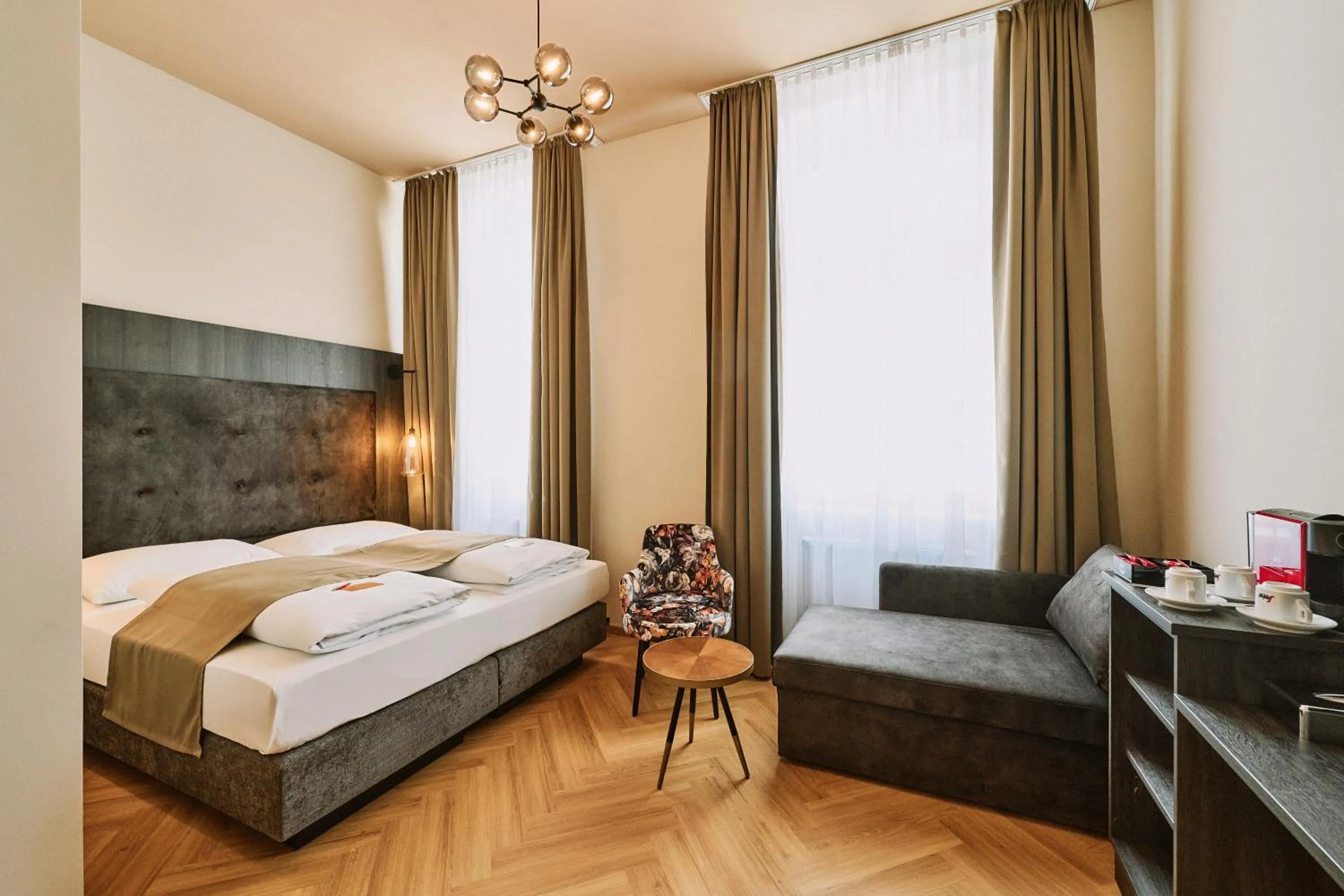 Bed in Urban Rooms Rathaus - Self Check-In