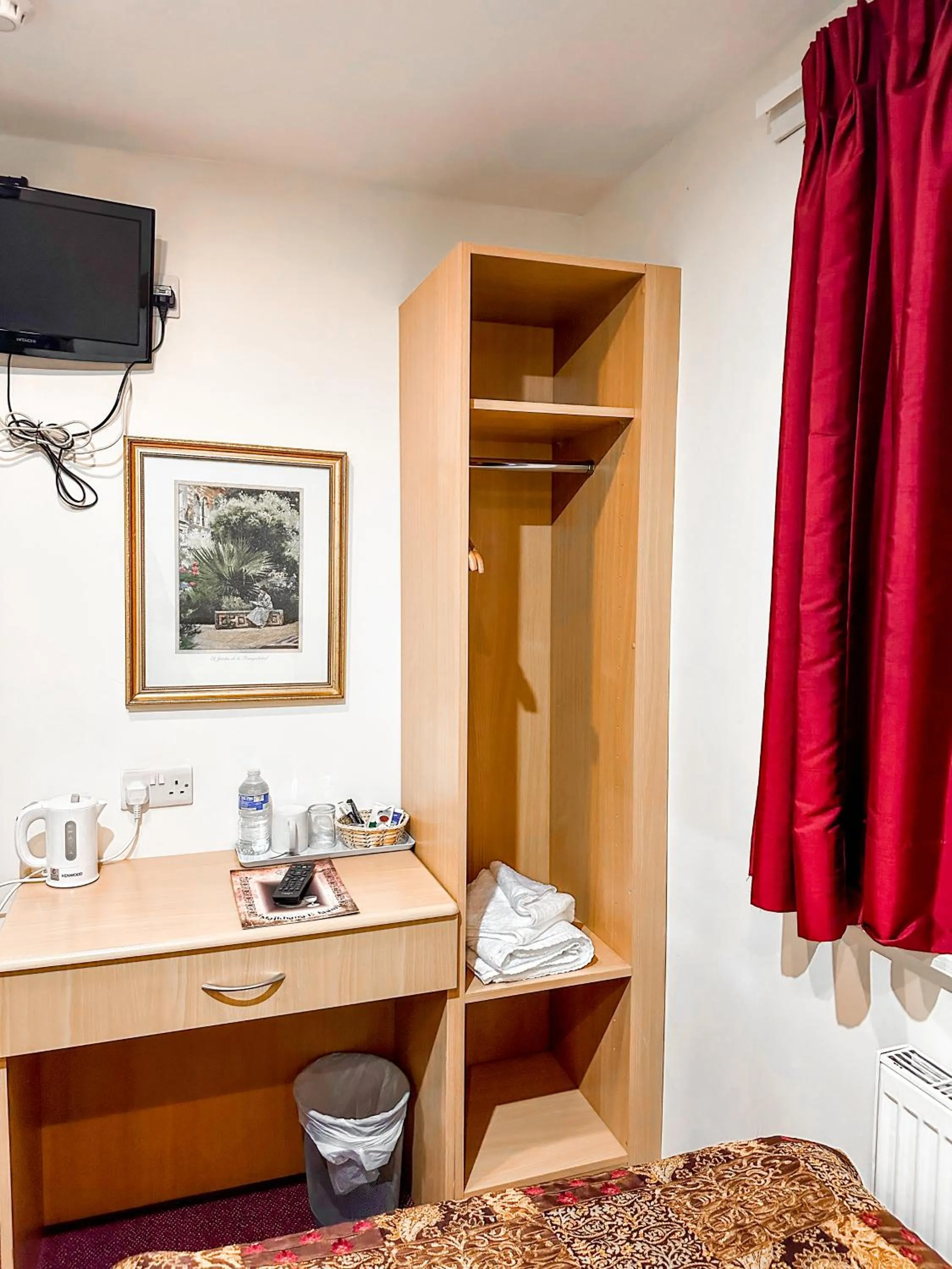 Bed in Royal Square Hotel - NEC & Birmingham Airport