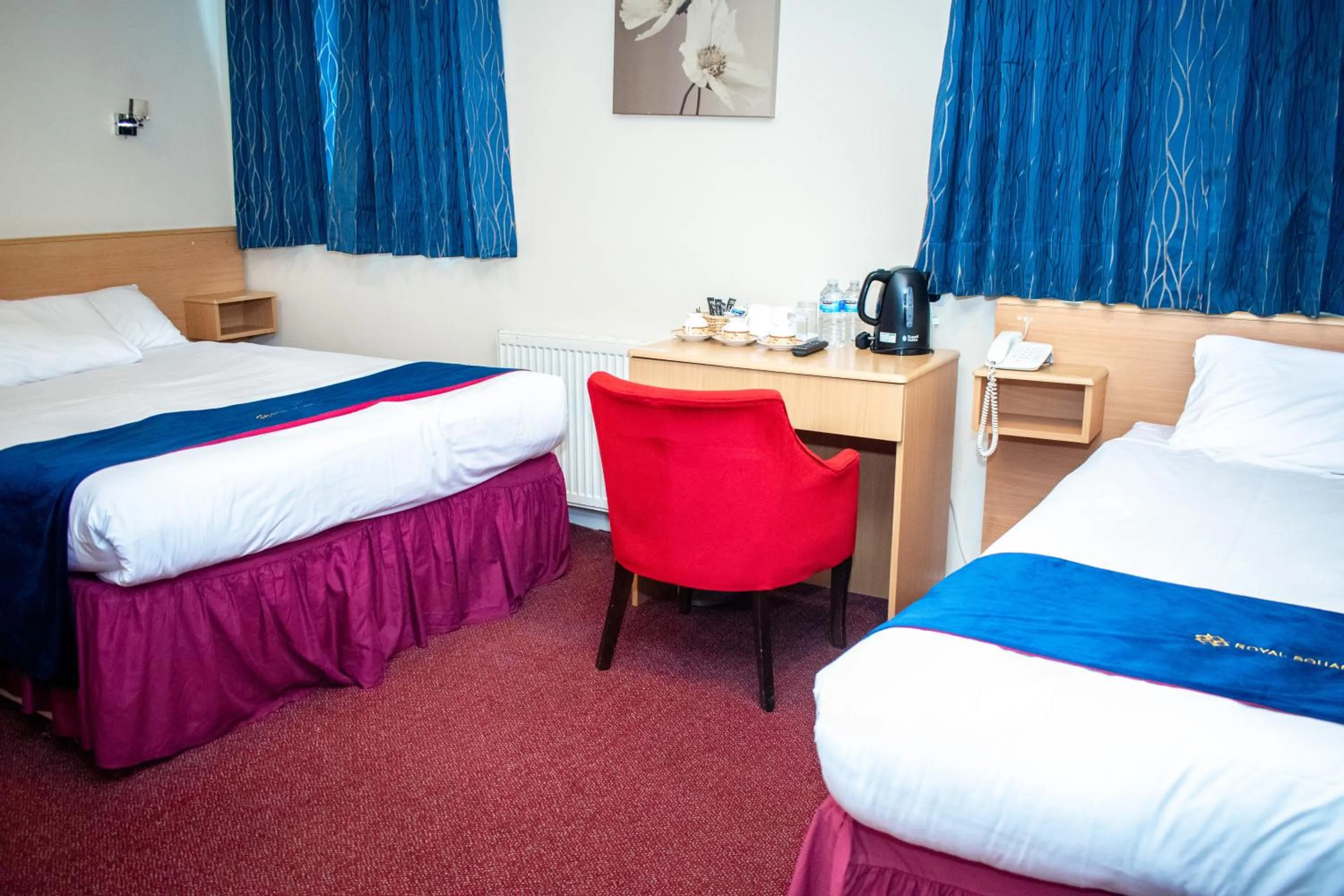 Bedroom, Bed in Royal Square Hotel - NEC & Birmingham Airport