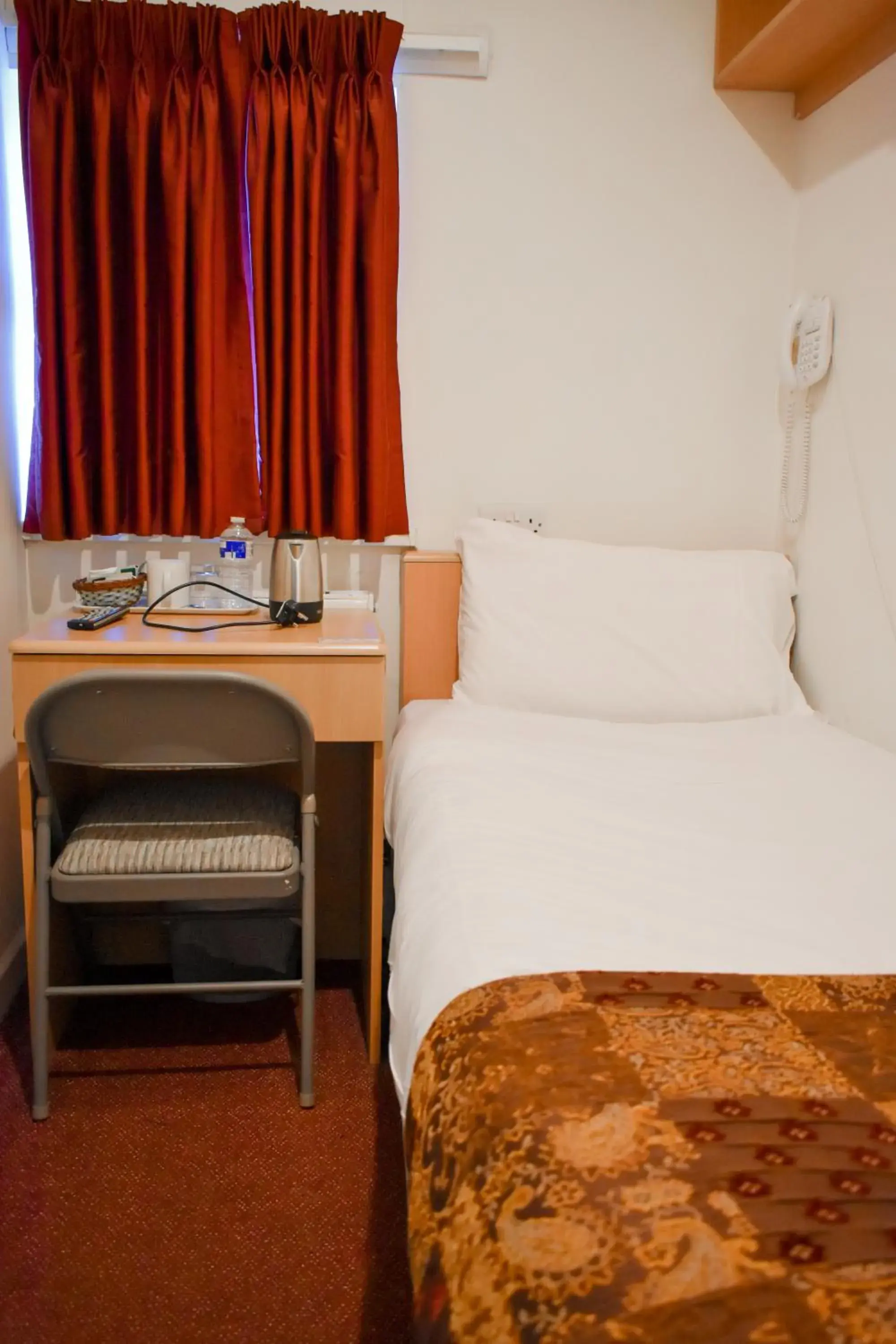 Bed in Royal Square Hotel - NEC & Birmingham Airport