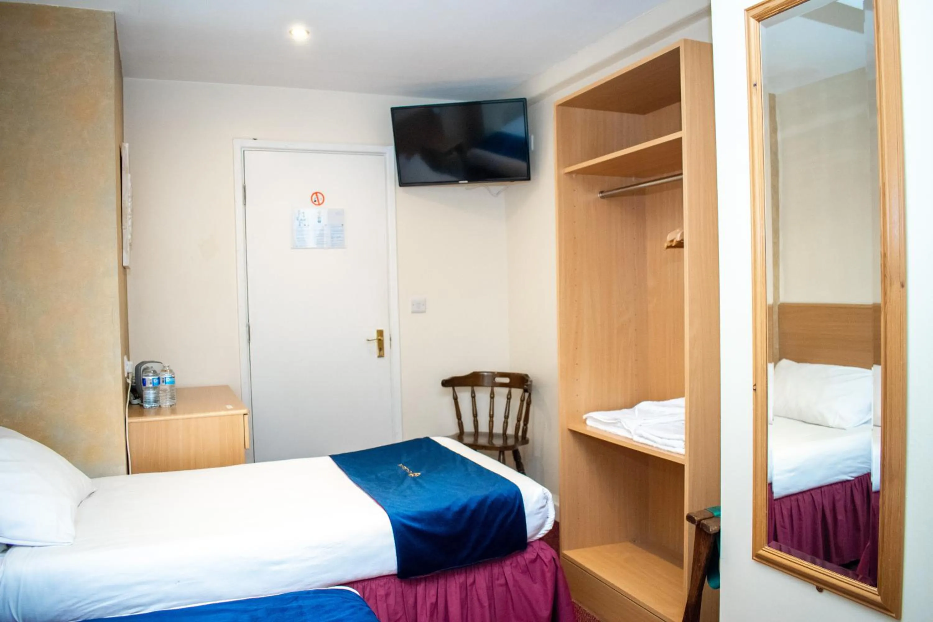 Bedroom, Bed in Royal Square Hotel - NEC & Birmingham Airport