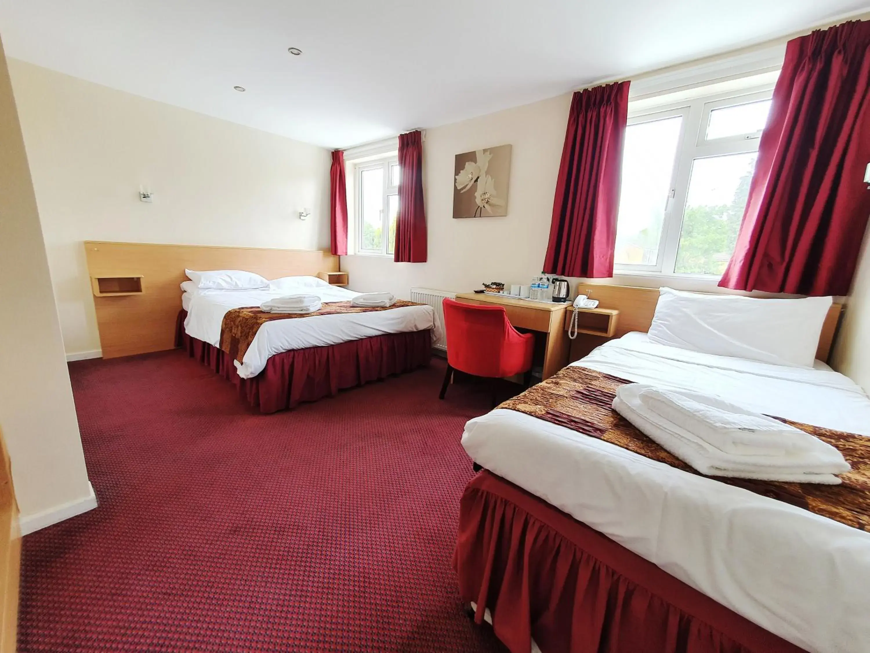 Bed in Royal Square Hotel - NEC & Birmingham Airport