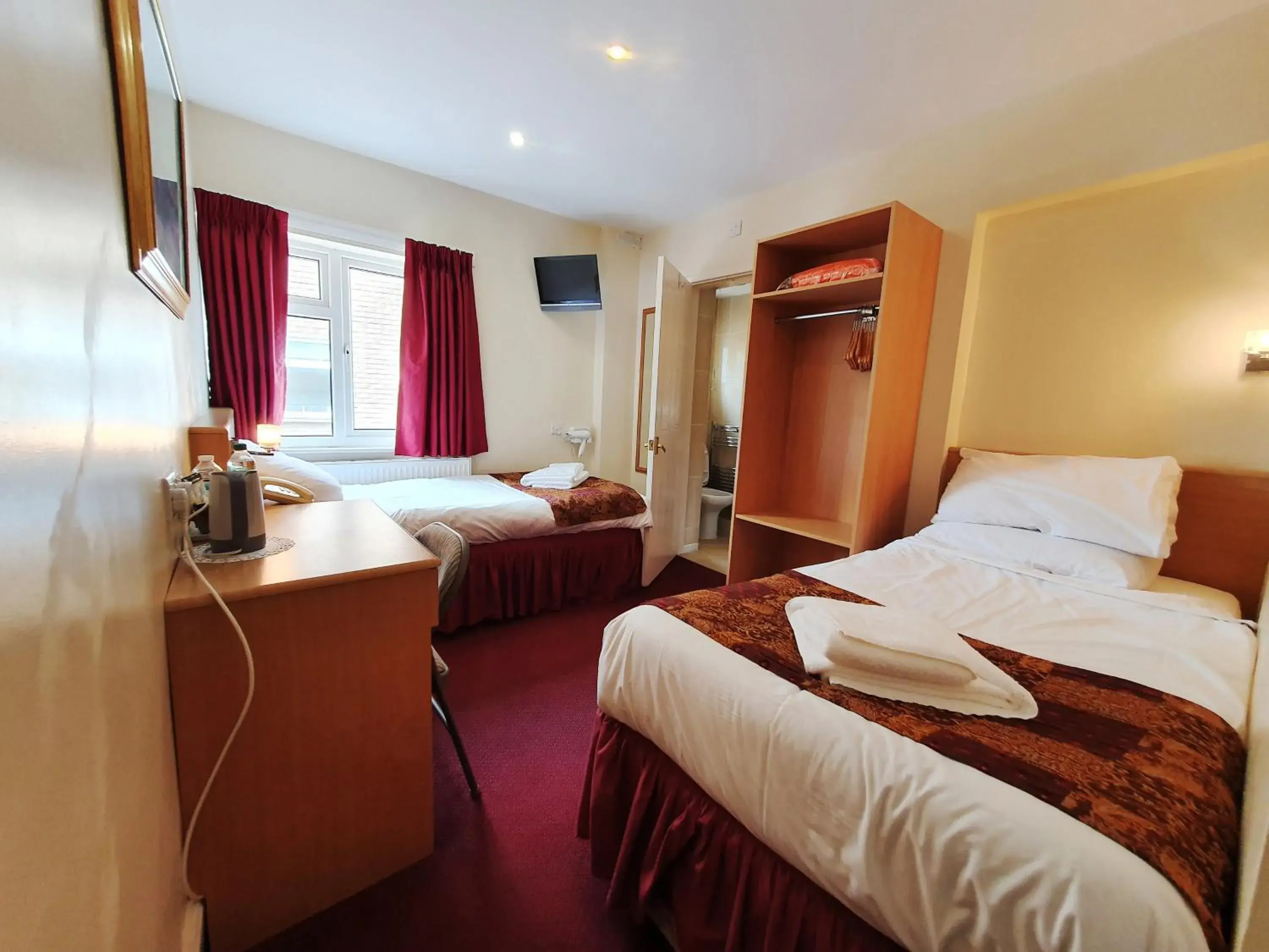 Bed in Royal Square Hotel - NEC & Birmingham Airport