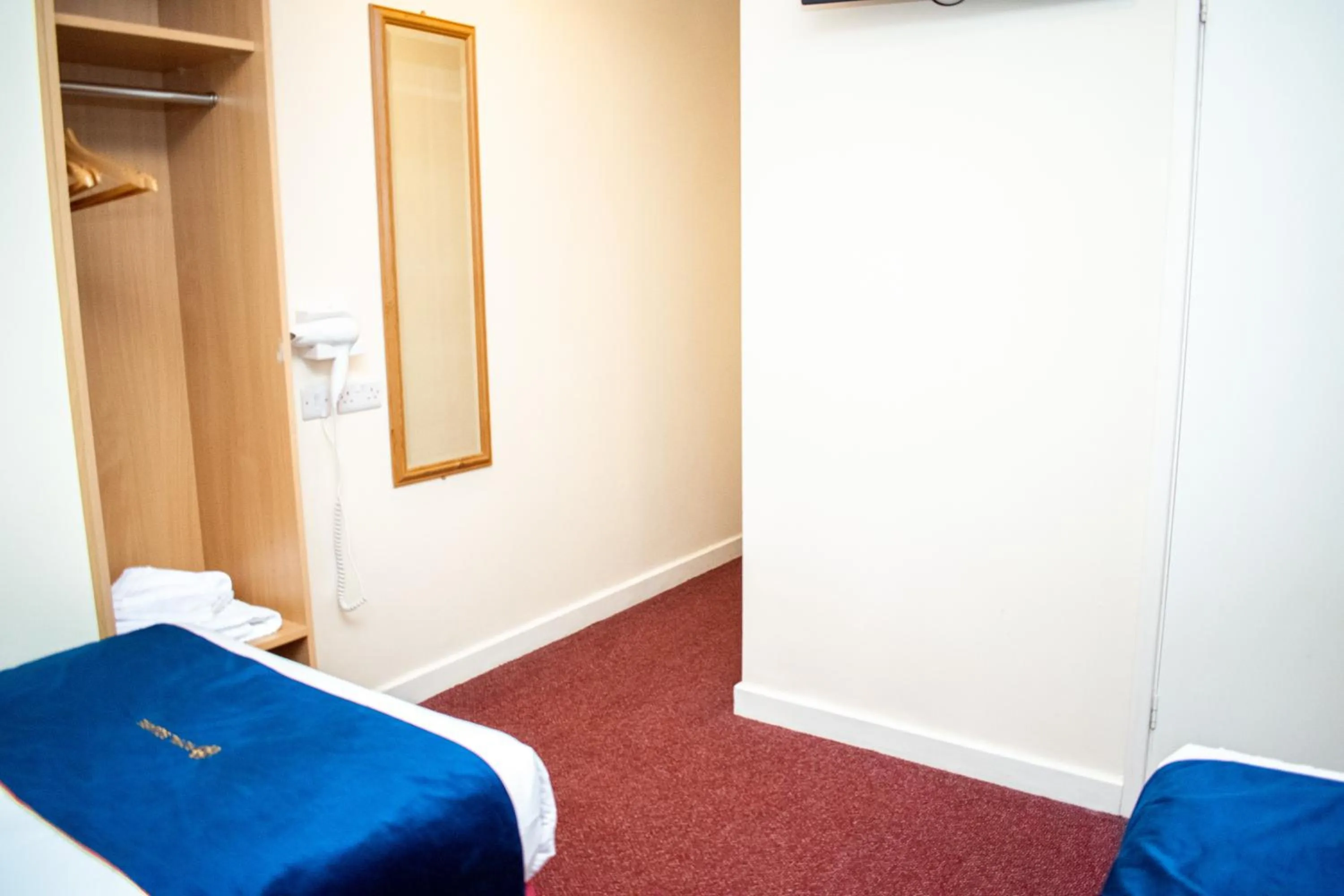 towels, Bed in Royal Square Hotel - NEC & Birmingham Airport