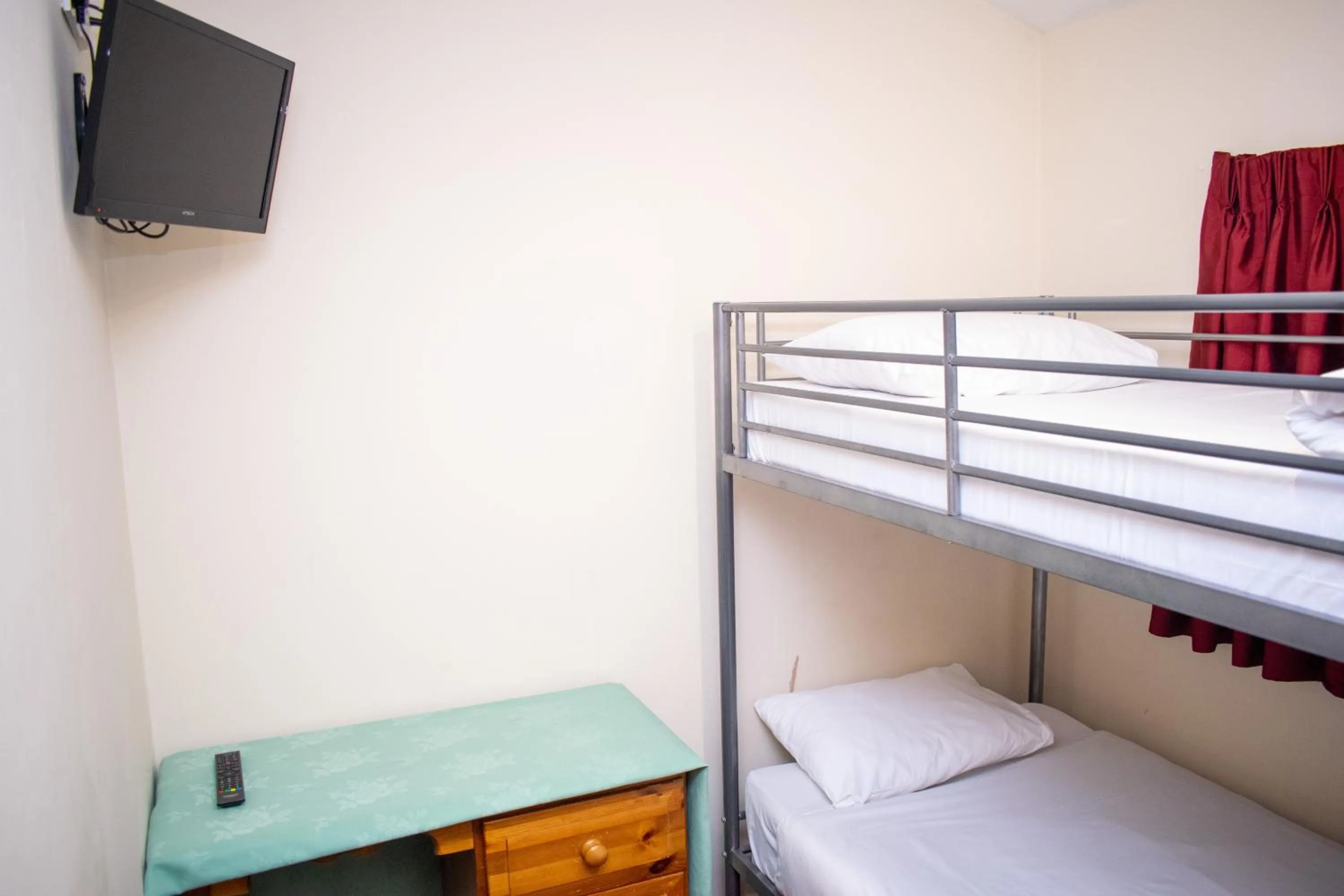 TV and multimedia, Bed in Royal Square Hotel - NEC & Birmingham Airport