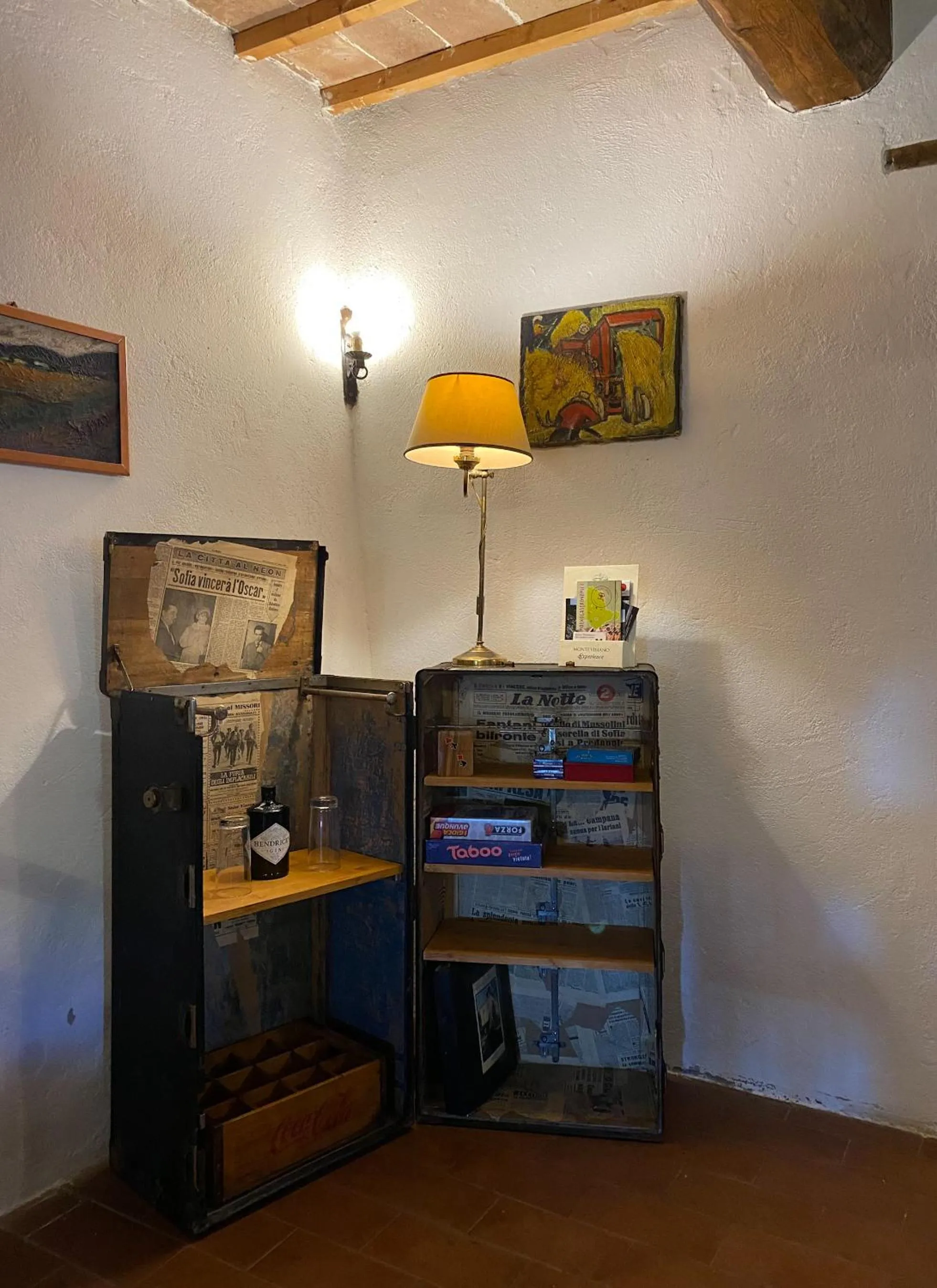 Library in Palazzo Di Bagnaia