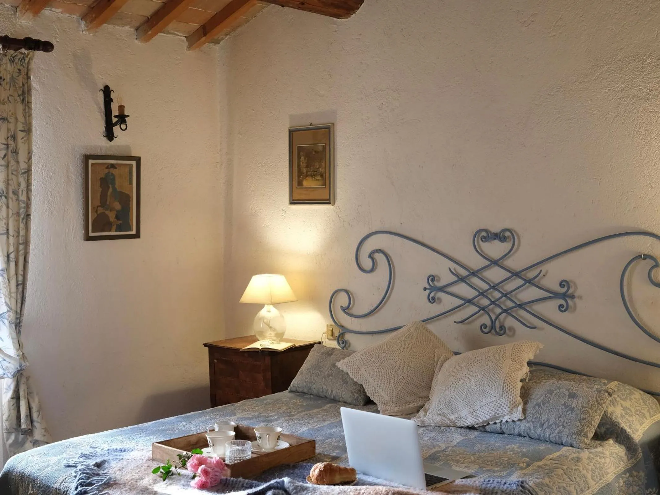 Bed in Palazzo Di Bagnaia